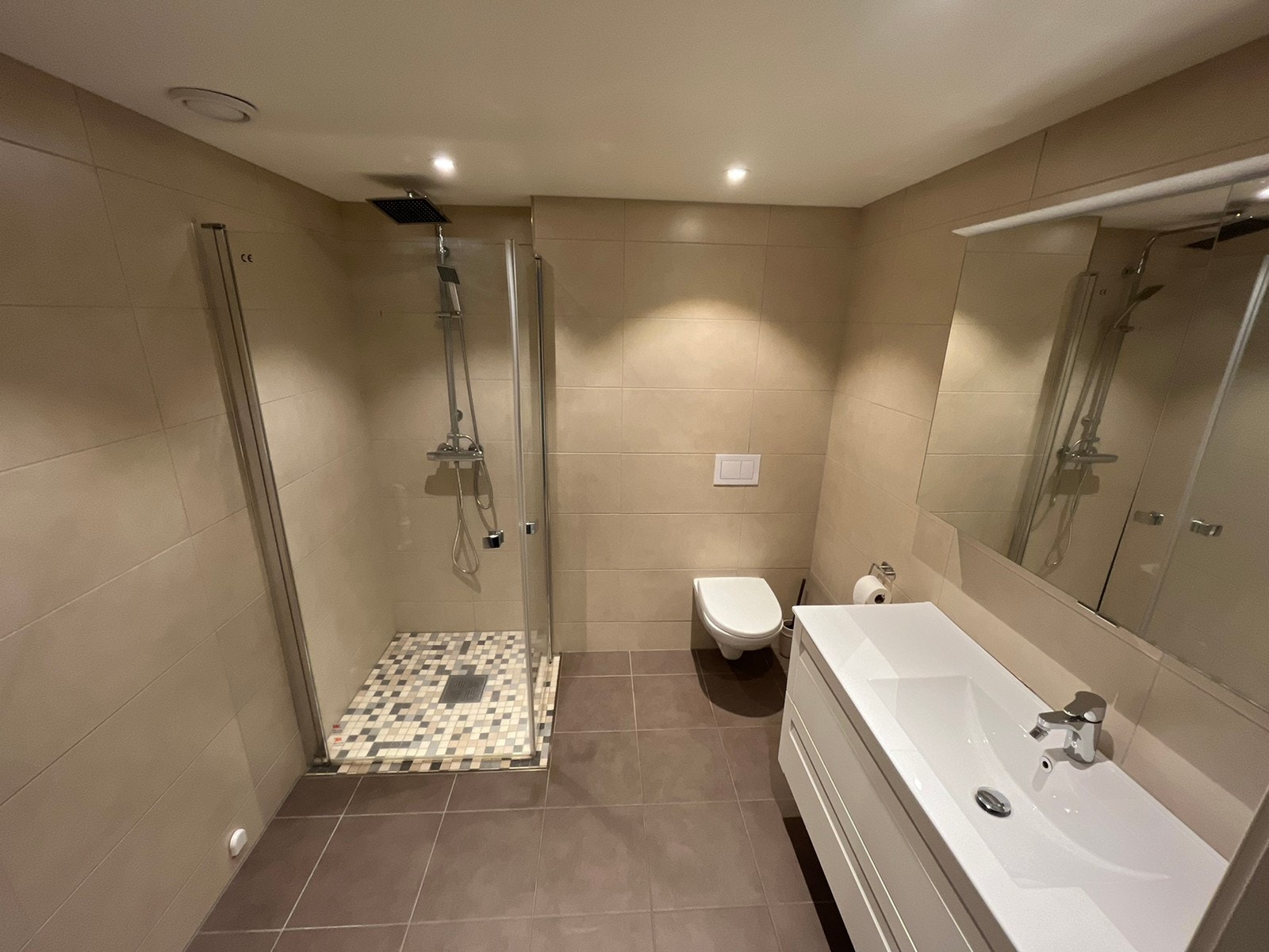 Bad (2 Etg.) Galleribilde