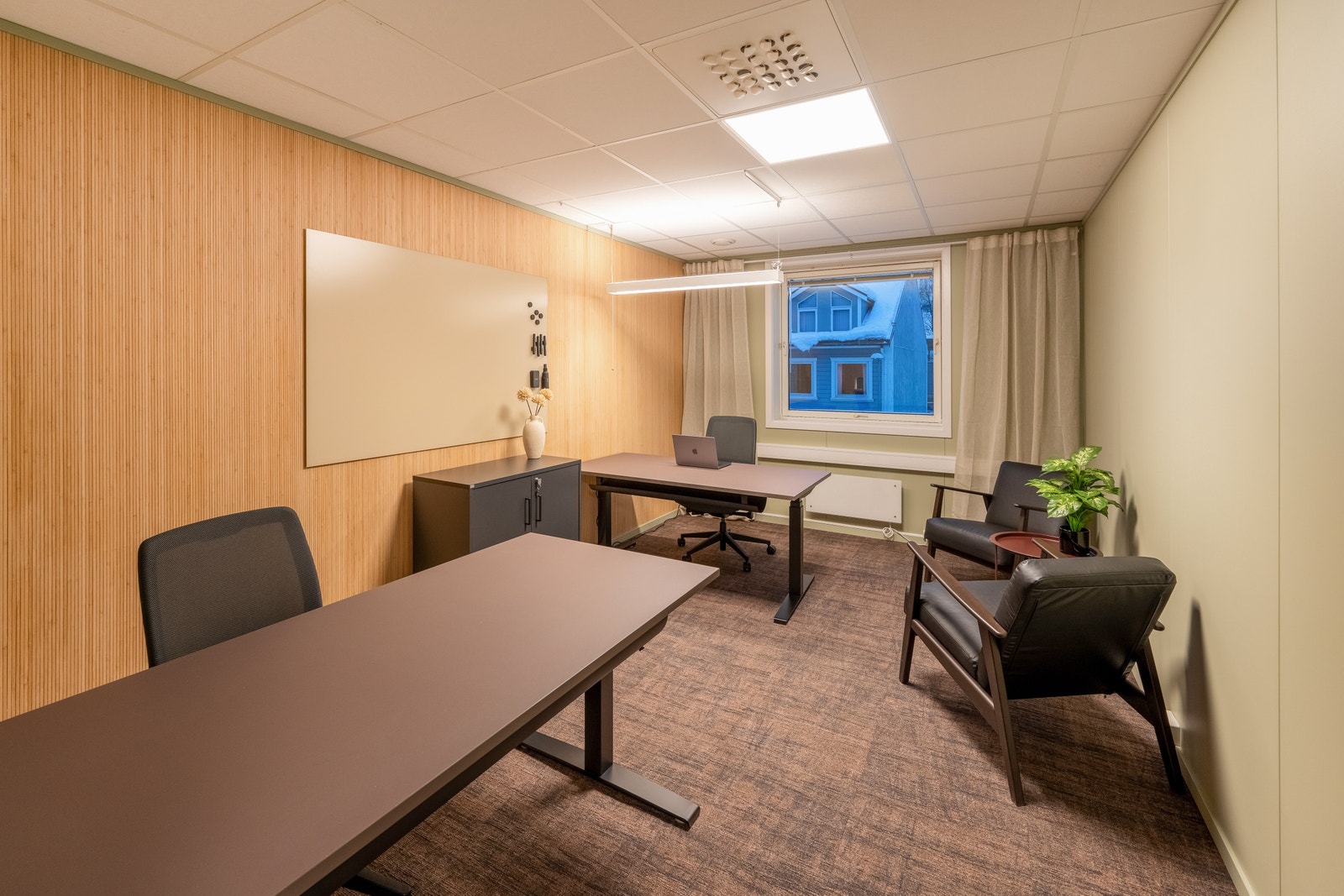 Smakfulle farger og whiteboard av matt glass Galleribilde