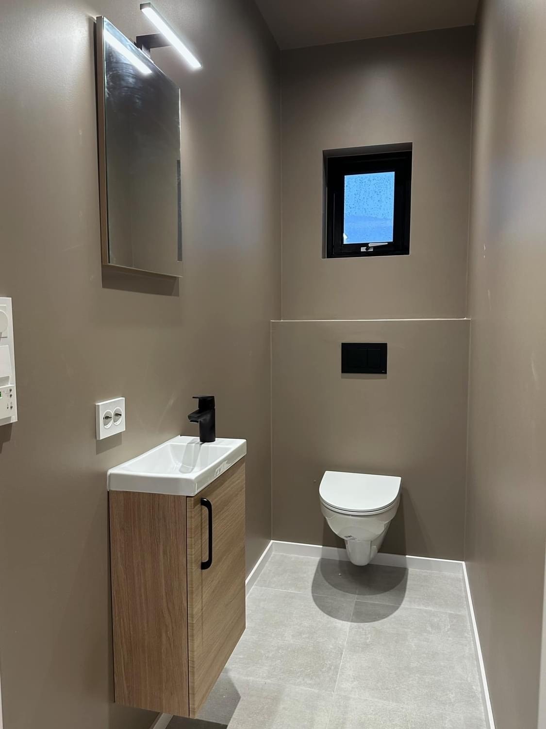 Bilde illustrerer standard materialer gulv, maling. Fra annet prosjekt. Galleribilde