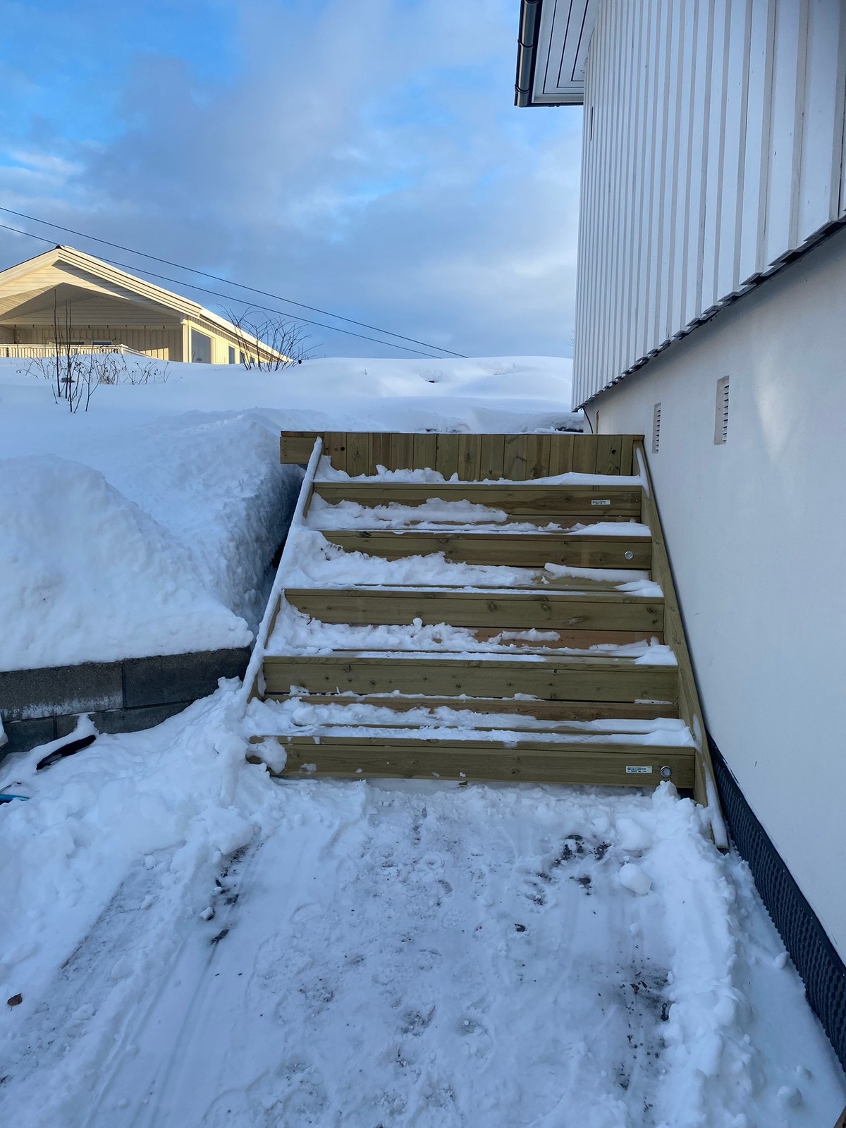 Egen inngang på baksiden av huset Galleribilde