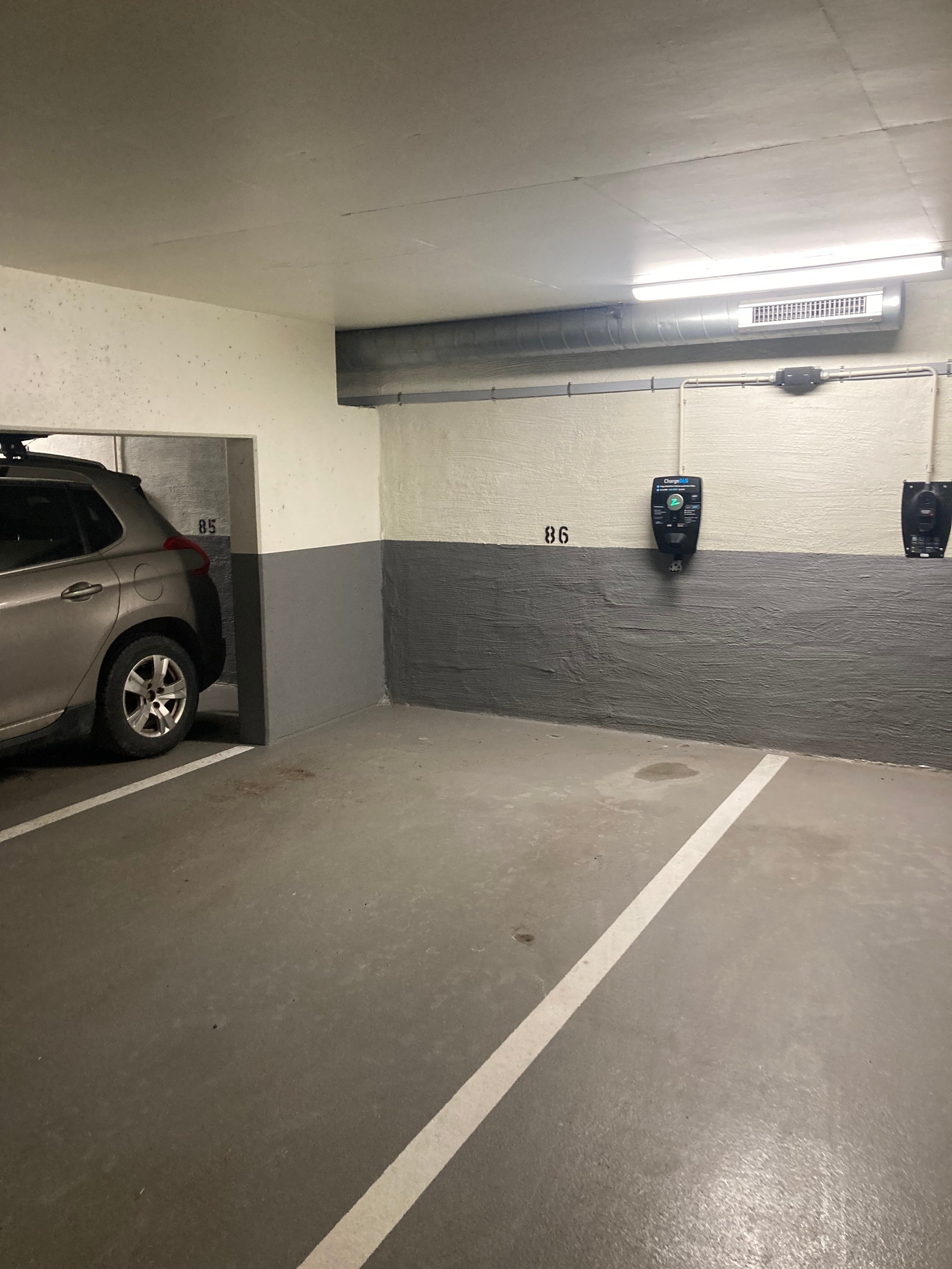 Romslig plass Galleribilde