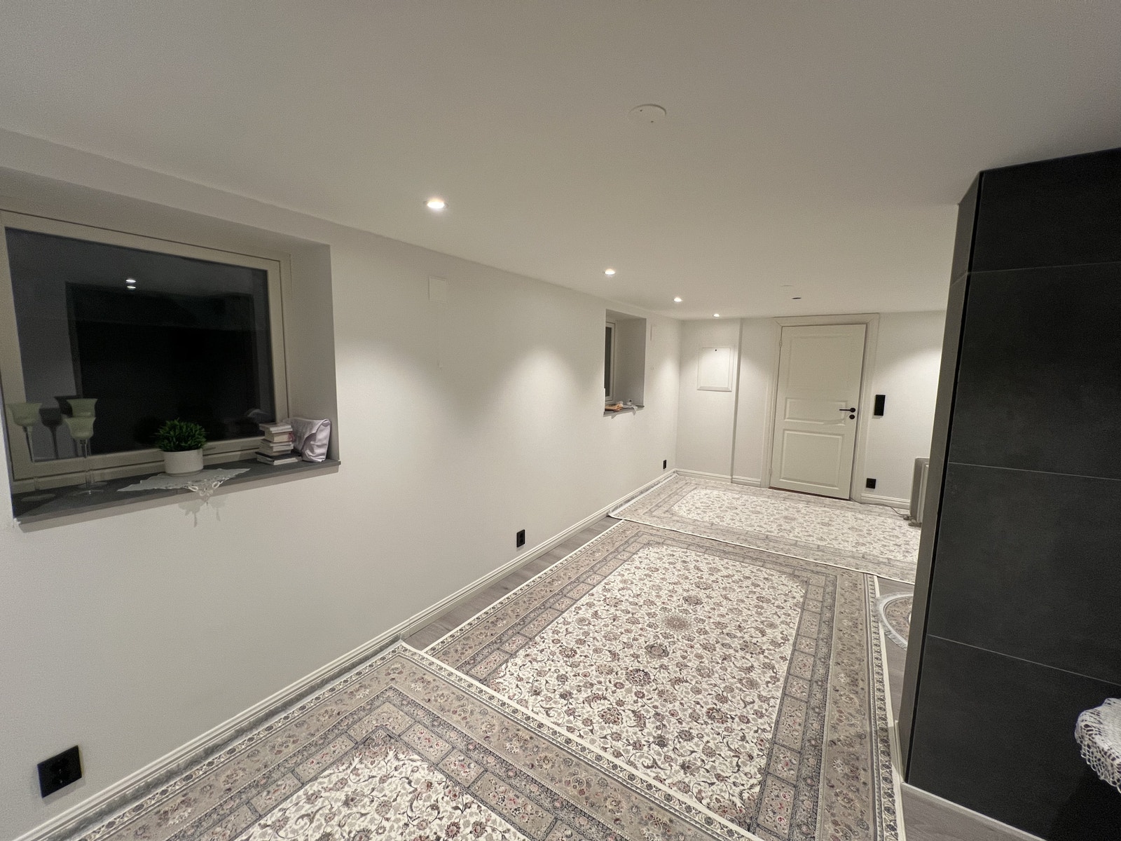 Lys stua med 2 vinduer Galleribilde