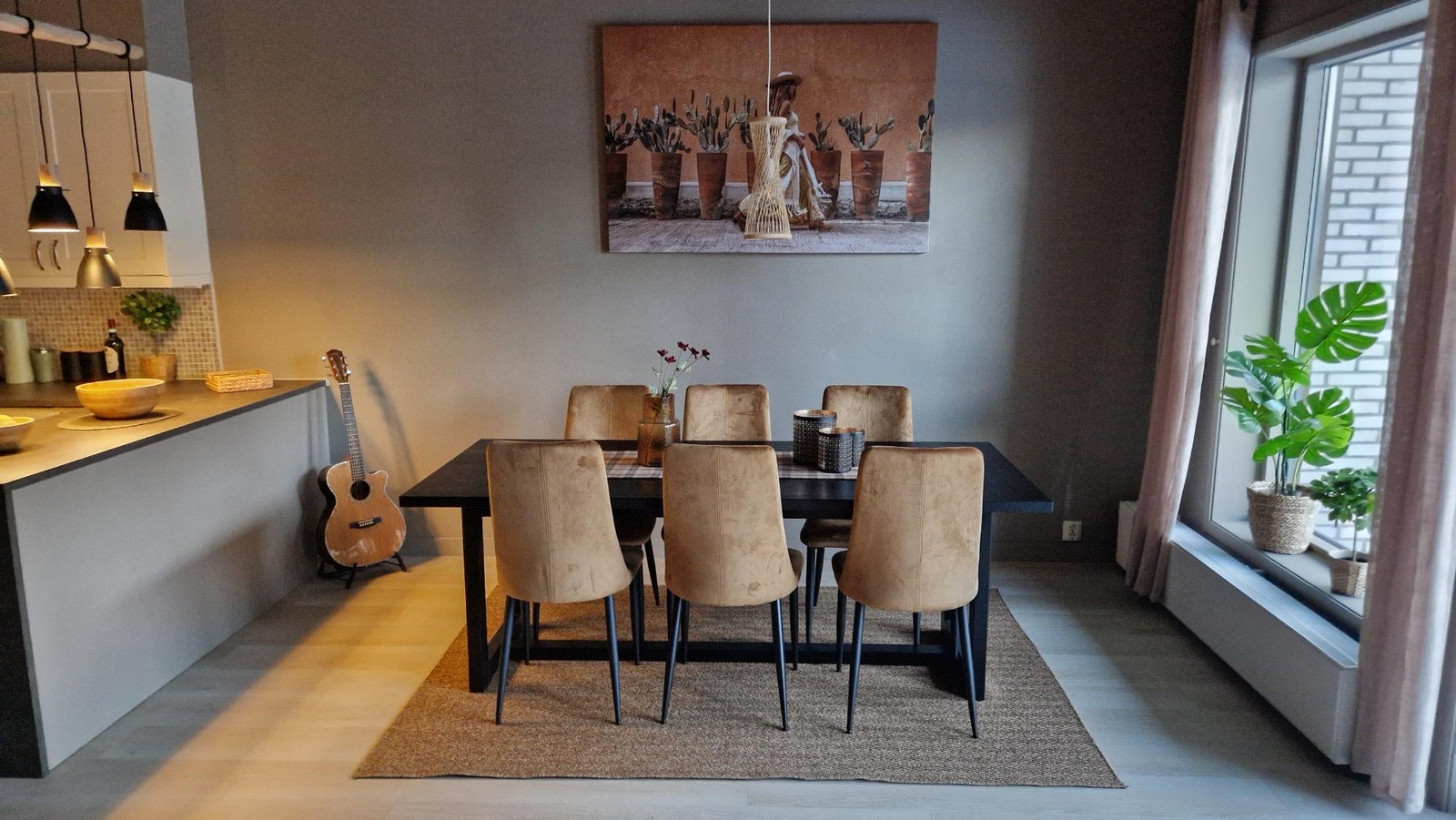 De nøytrale og moderne fargevalgene gjør det enkelt å sette sitt preg på interiøret. Galleribilde