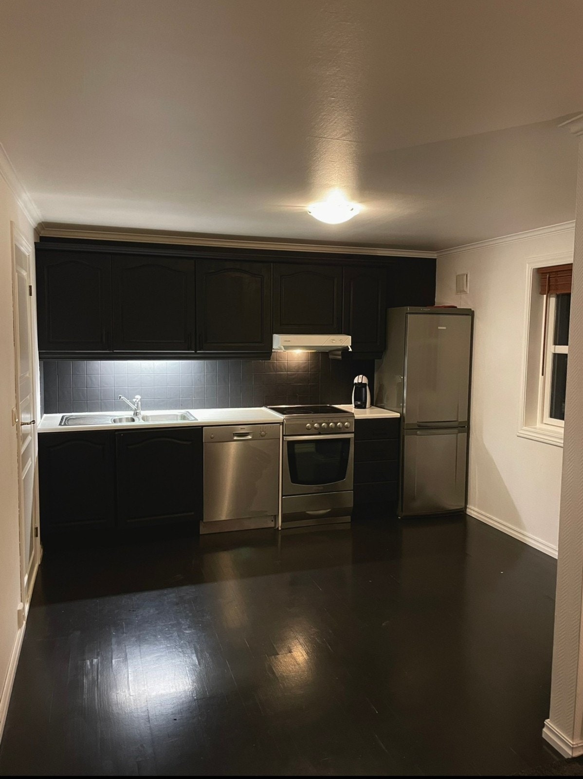 Kjøkken, spisestue, stue / kitchen, dining room, living room Galleribilde