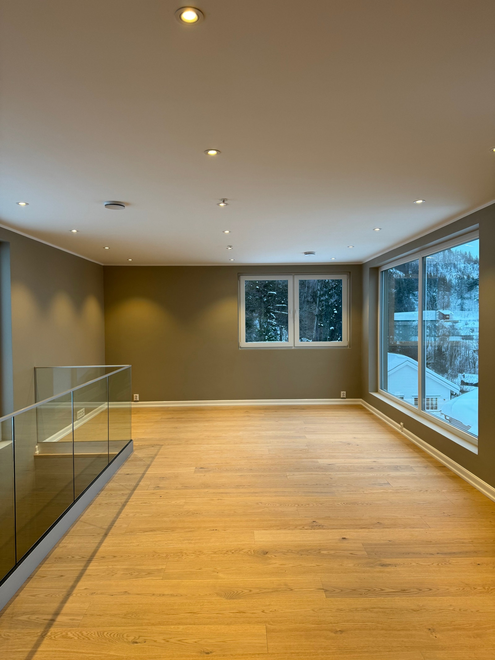 Stor, åpen planløsning Galleribilde