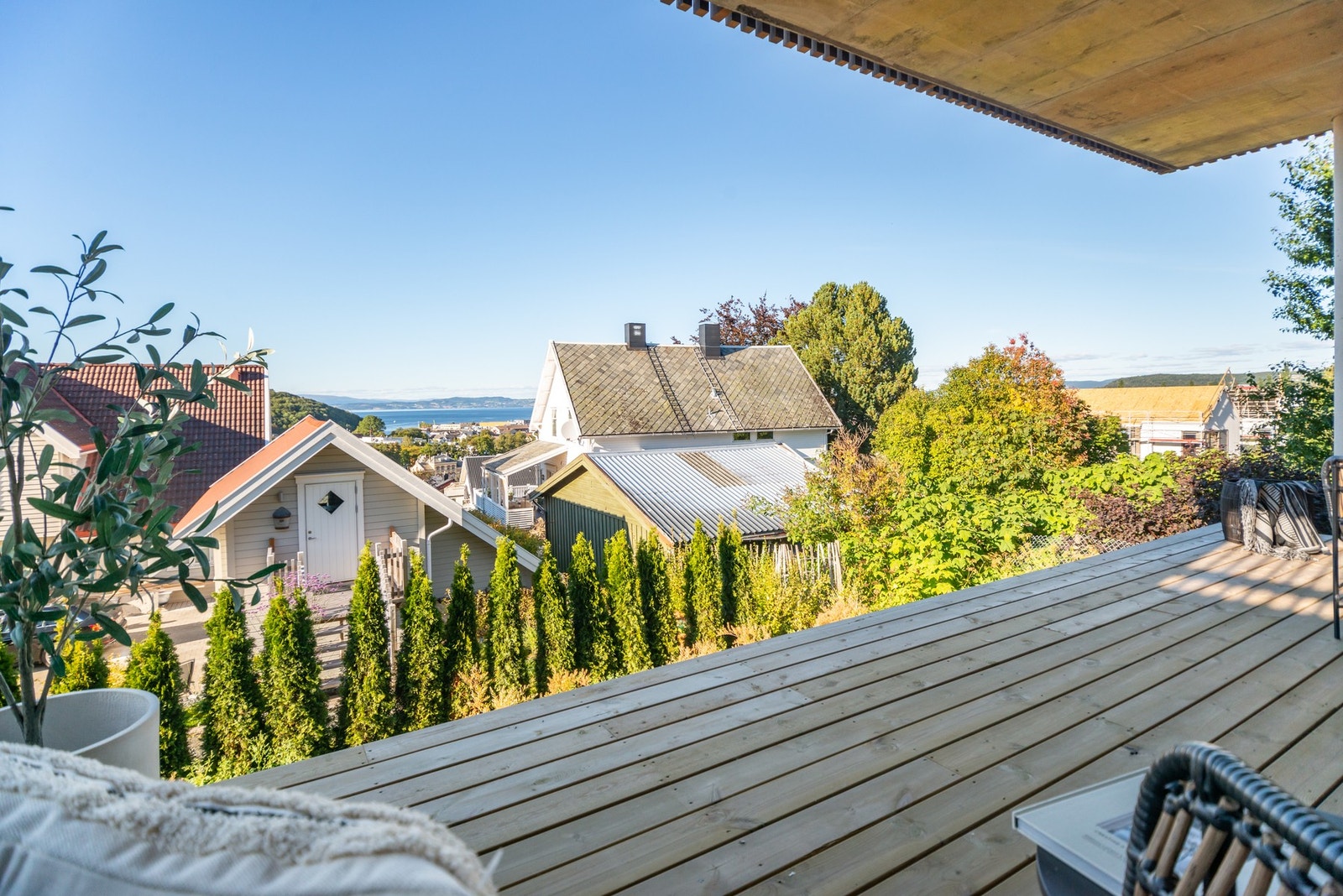 Leiligheten ligger fint til i ei rolig blindgata, med kort avstand til sentrum. Galleribilde