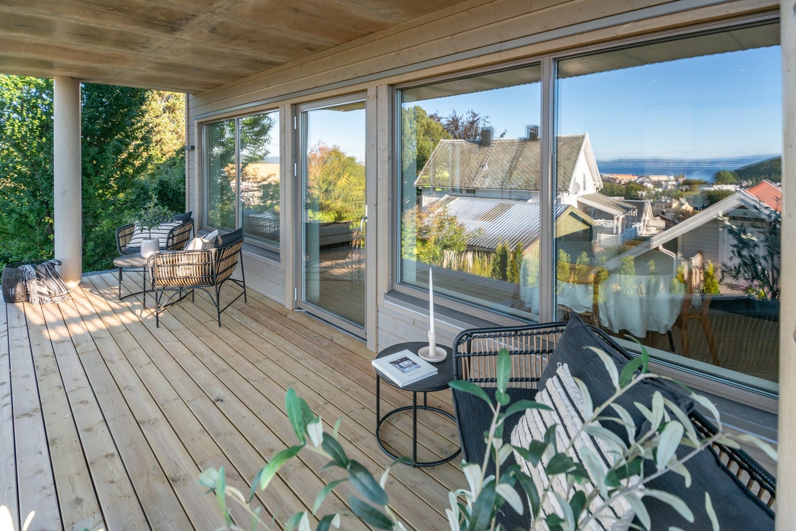 Terrassen er takoverbygd. Galleribilde