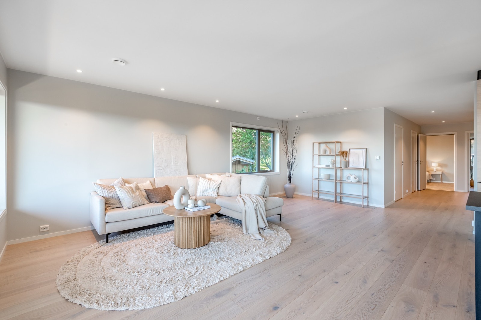 Gode møbleringsmuligheter på oppholdsrommet. Galleribilde