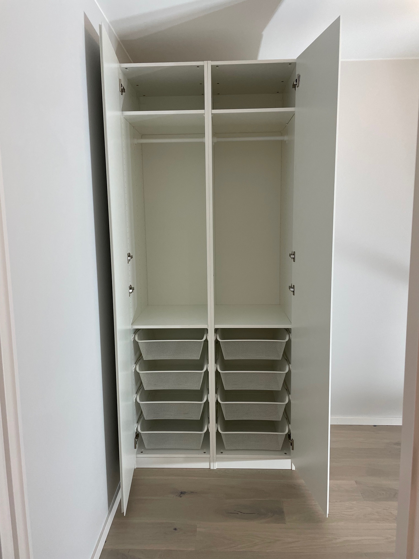 Garderobe soverom Galleribilde