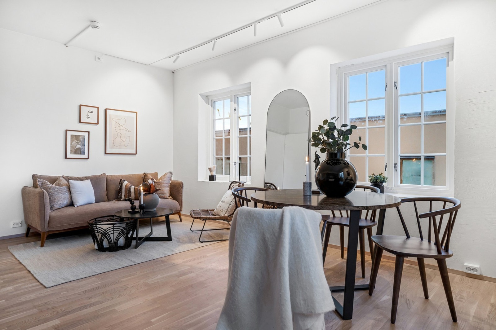 Leilighetene har gode og praktiske planløsninger som sørger for optimal utnyttelse av rommene. Bildet er fra visningsleiligheten vi nå har tilgjengelig! Galleribilde