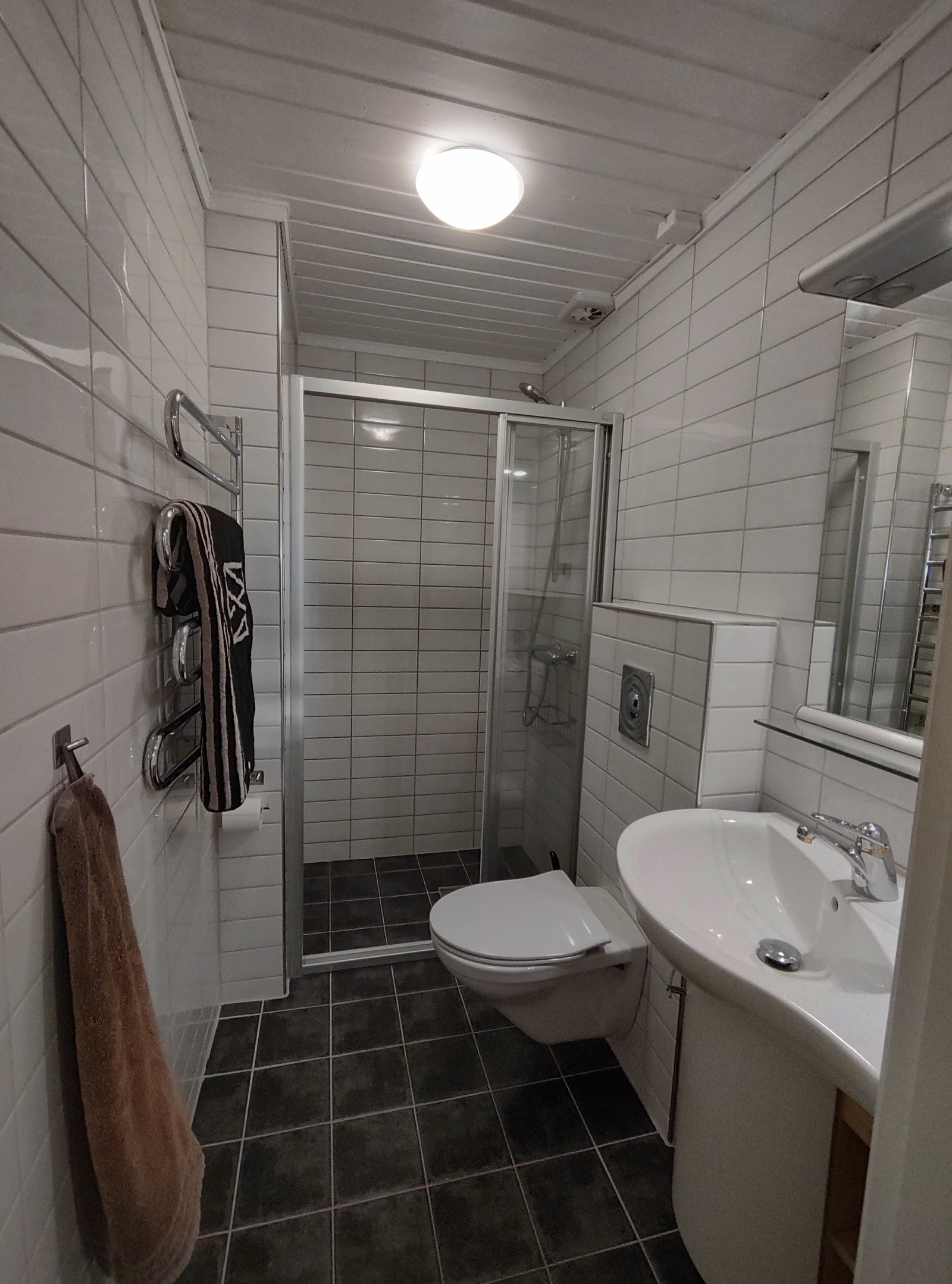 Bad med varmekabler i gulv. Galleribilde