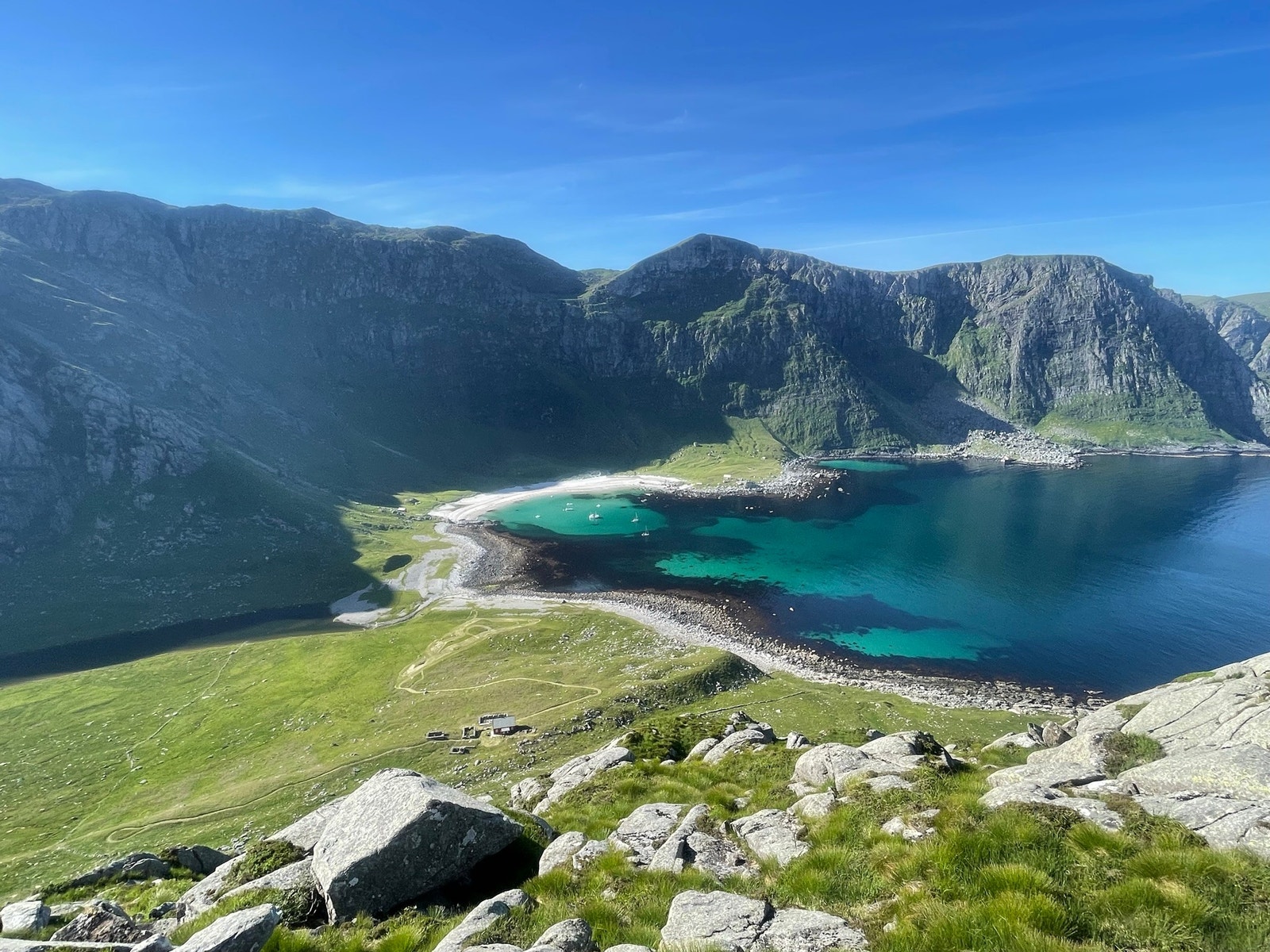 Flott sommerdag i Vetvika Galleribilde