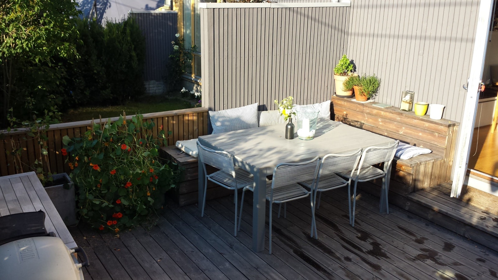 Spiseplass med grill Galleribilde