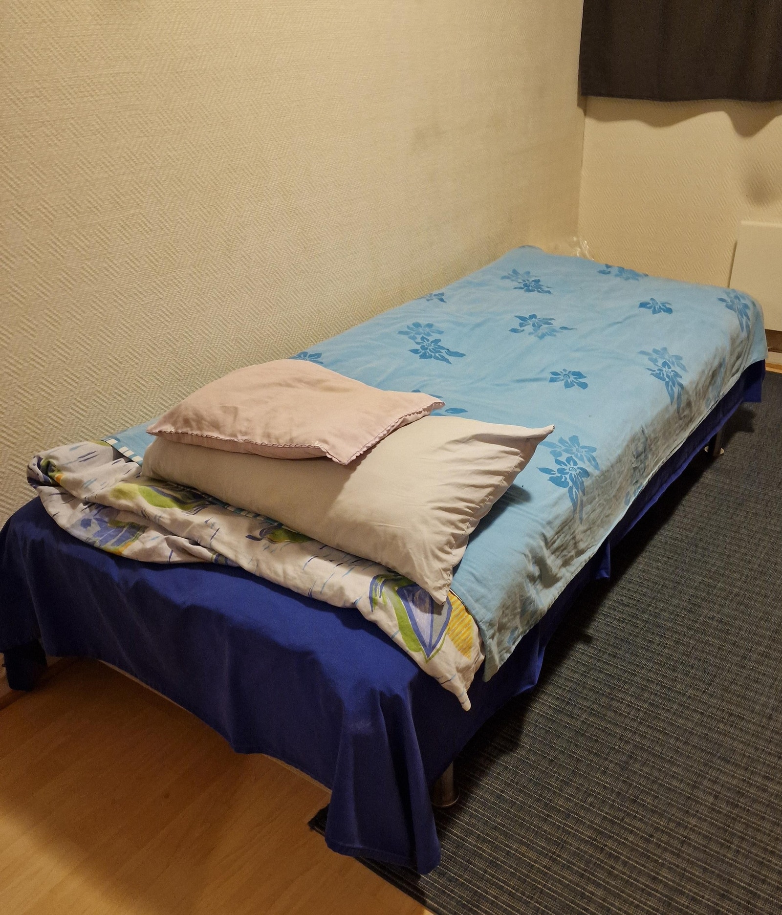 Seng er inkludert, men ikke sengetøy. Galleribilde