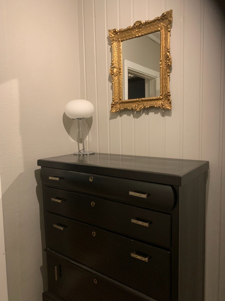 Gang mellom bad, soverom og vaskerom Galleribilde