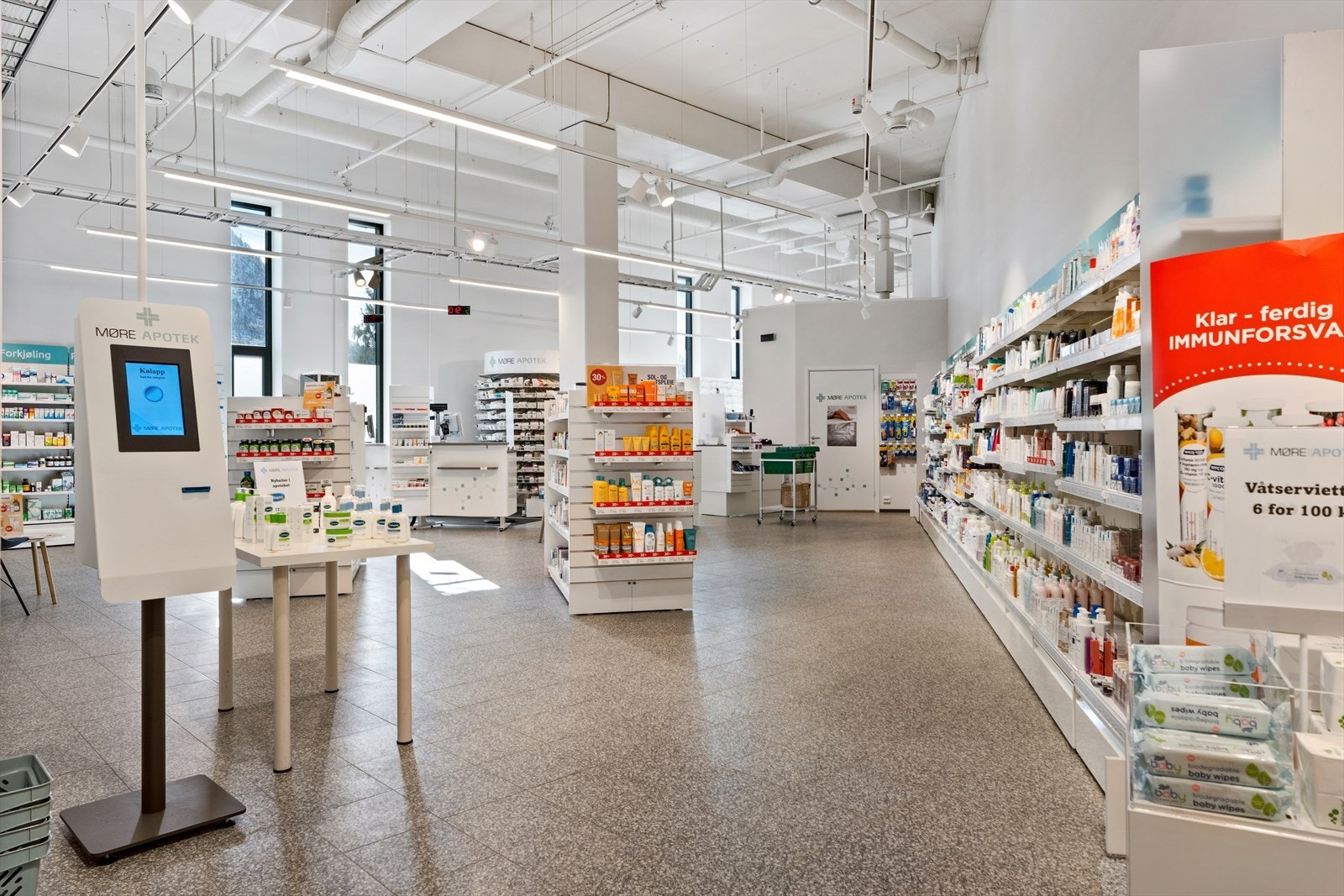 Har du sår hals? Ja, då tek du heisa ned til Apoteket Galleribilde