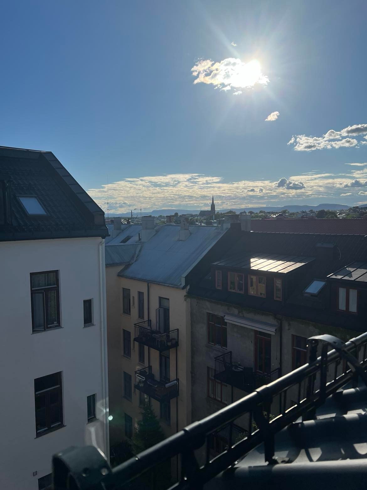 Gode solforhold og utsikt fra balkong Galleribilde