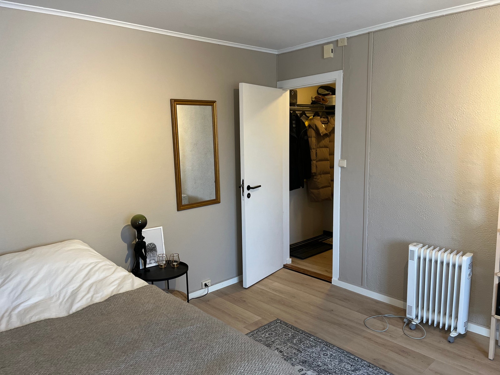 En romslig stue som kan møbleres på mange ulike måter Galleribilde