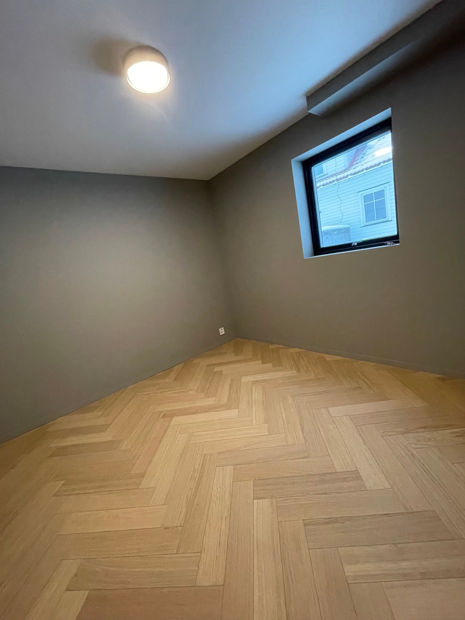 Romslig soverom med plass til 180 seng Galleribilde