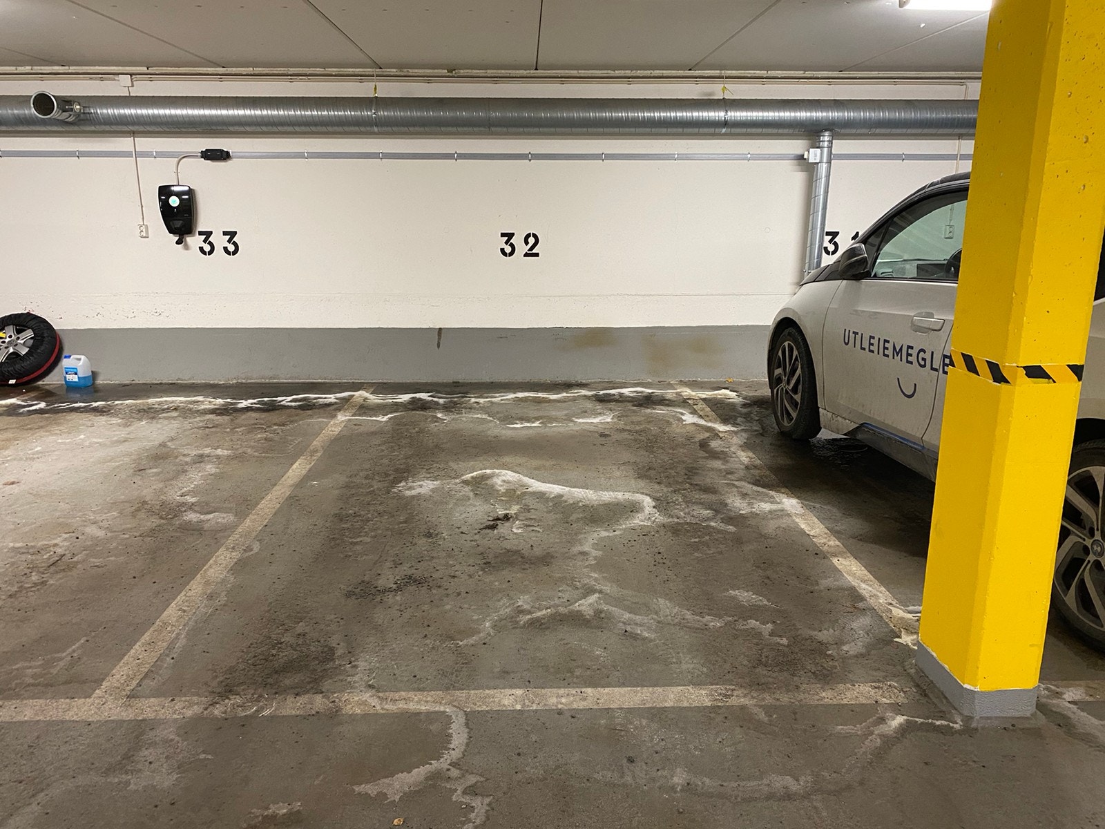 Ikke målt antall m2, normal str på plassen. Galleribilde