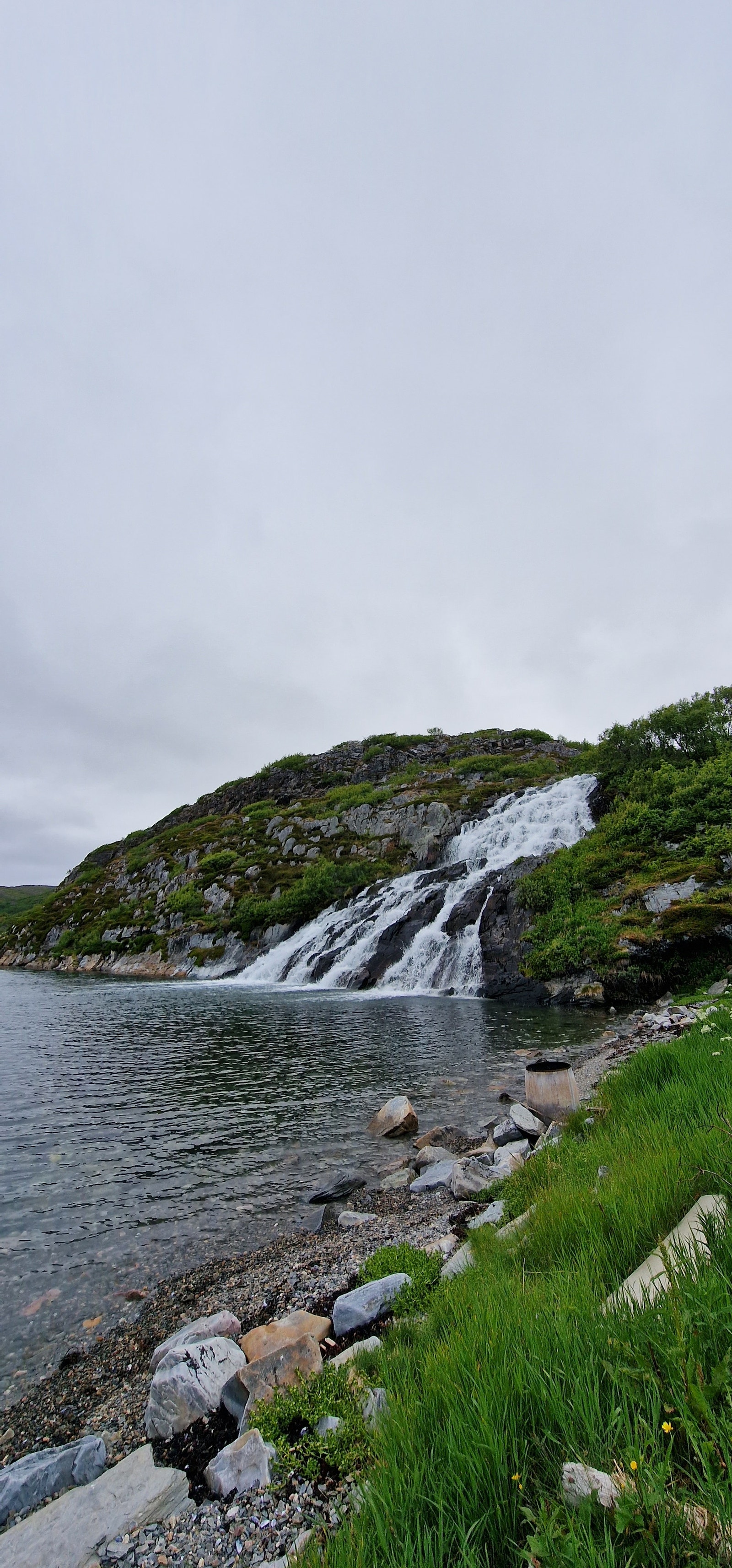 Skjånes har en fin foss Galleribilde