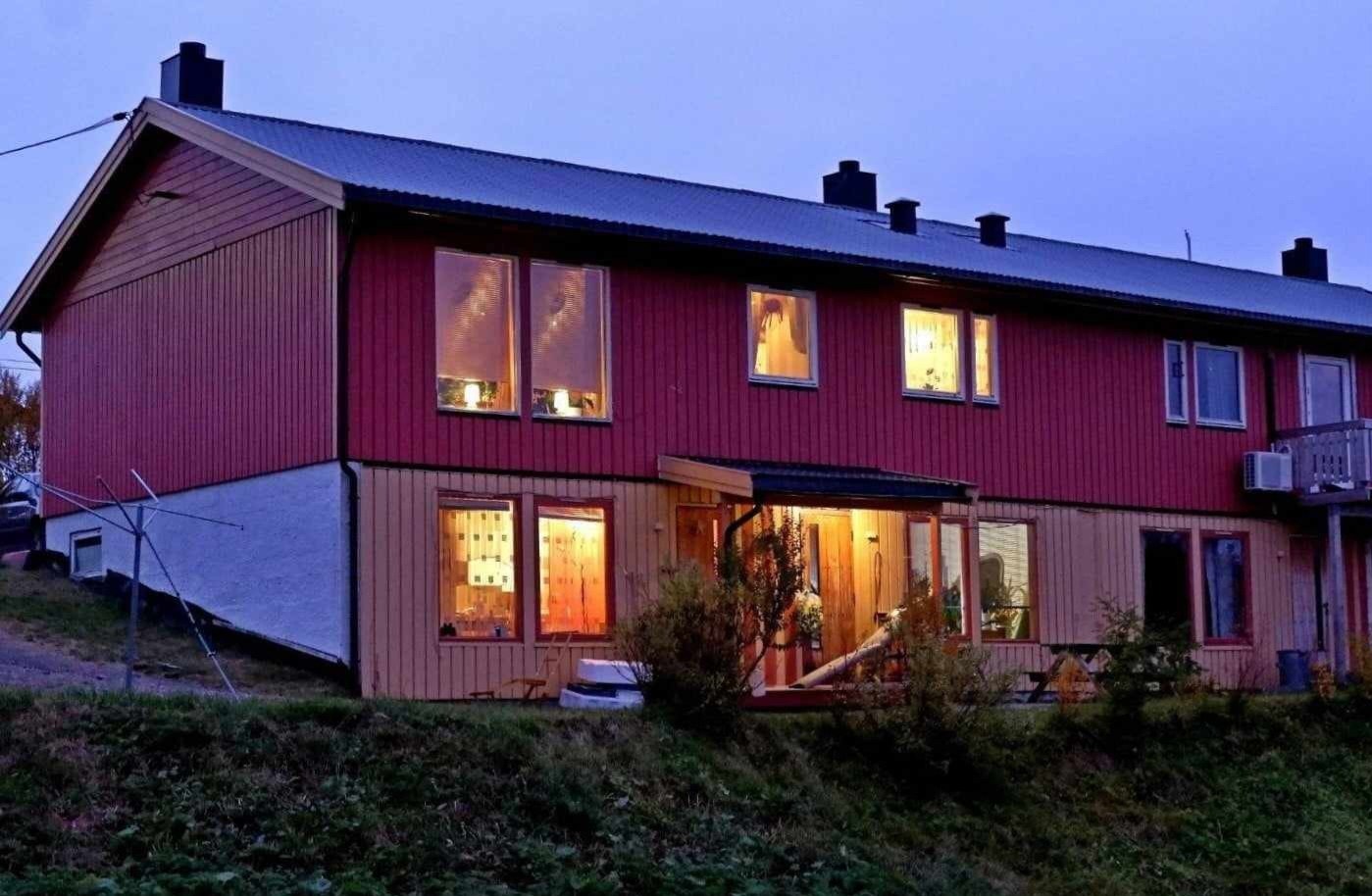 Leilighet oppe og 2 hybler nede med egen inngang Galleribilde