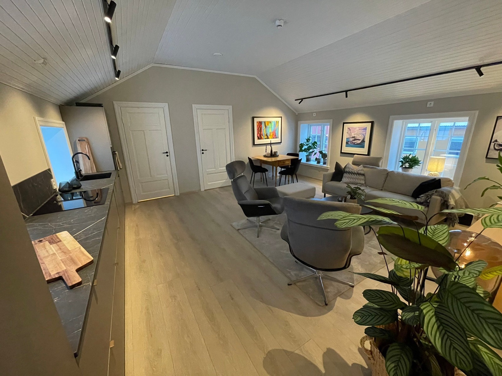 Kjøkken, stue Galleribilde