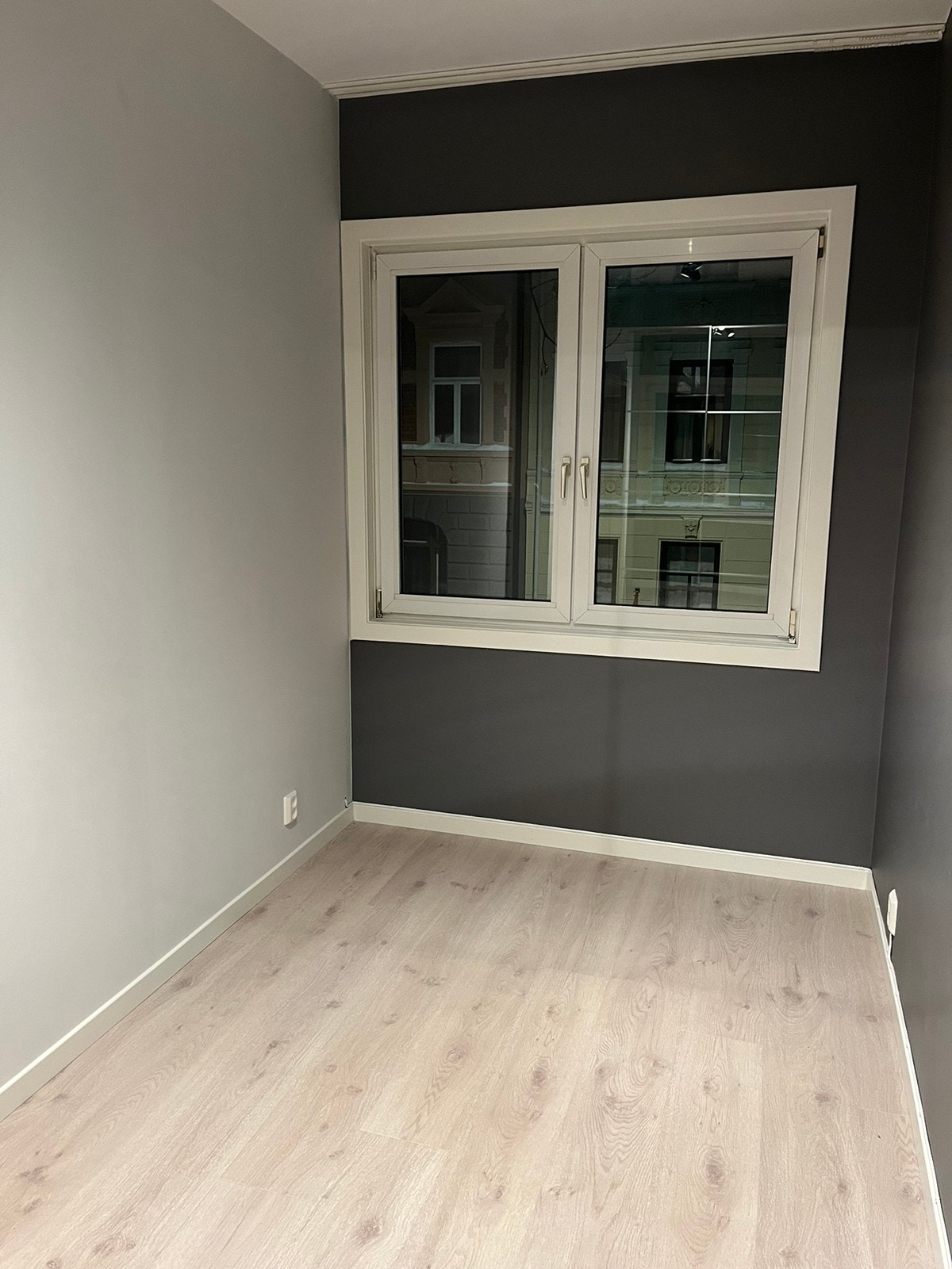 Soverom med plass til stor seng (180 cm) Galleribilde