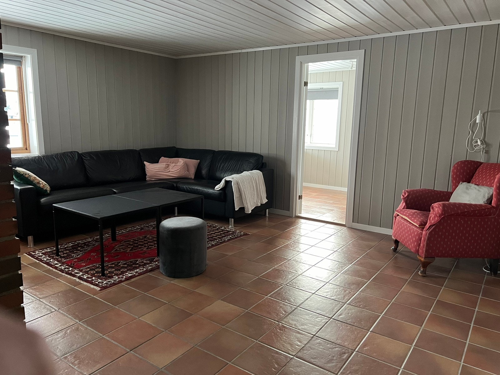 Stue med inngang til soverom Galleribilde