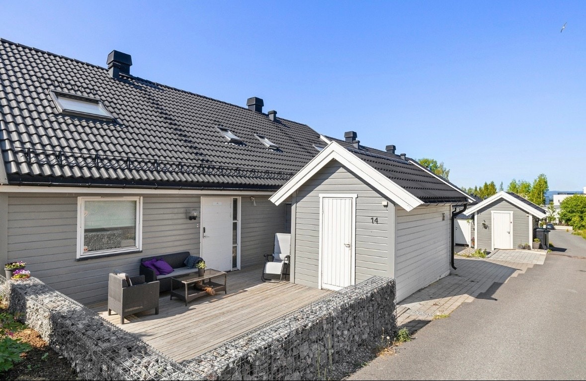 Velkommen til Øvre grindaveg 14 en tiltalende og oppusset bolig i et rolig og barnevennlig nabolag Galleribilde