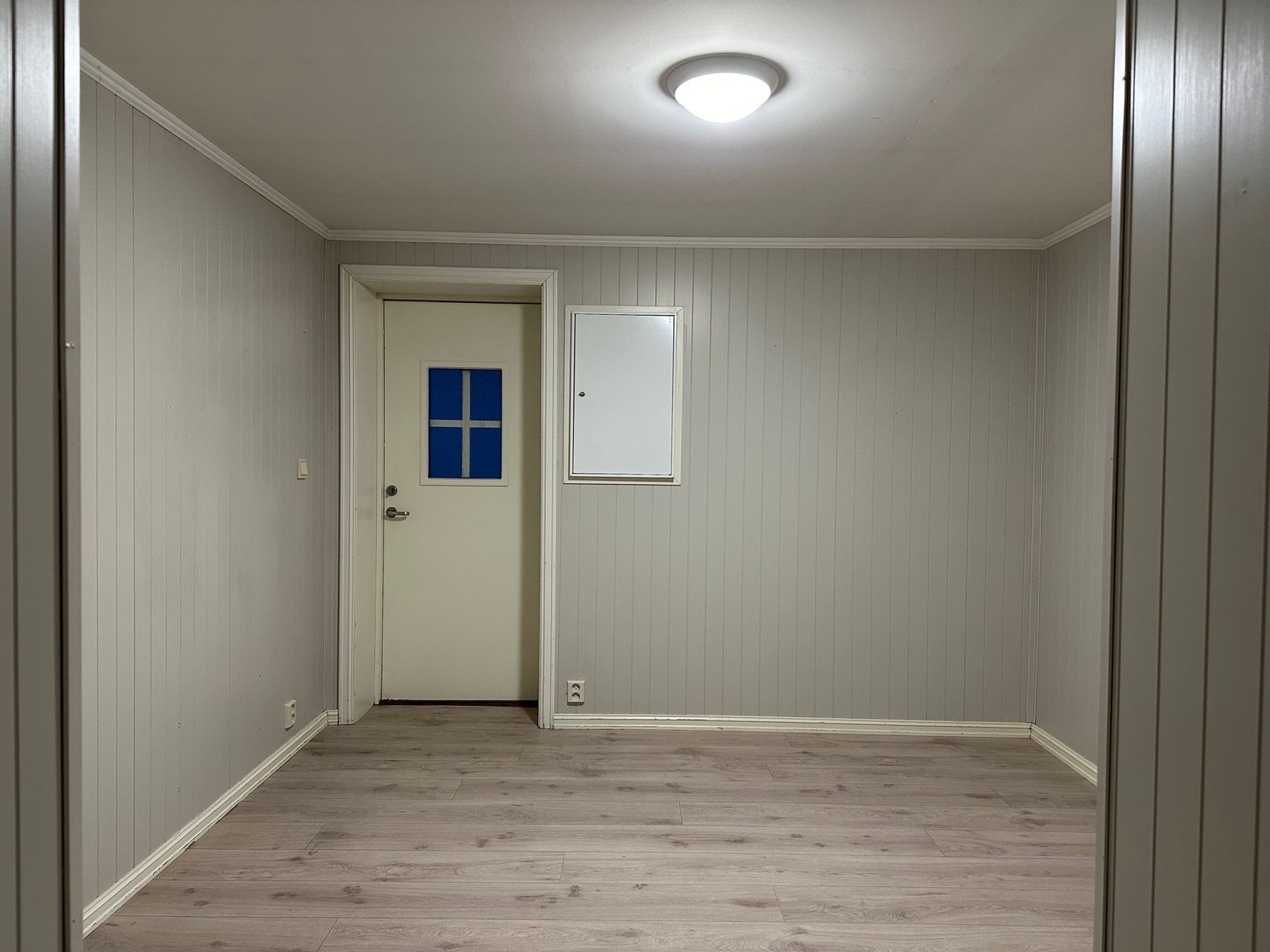 Romslig entre Galleribilde