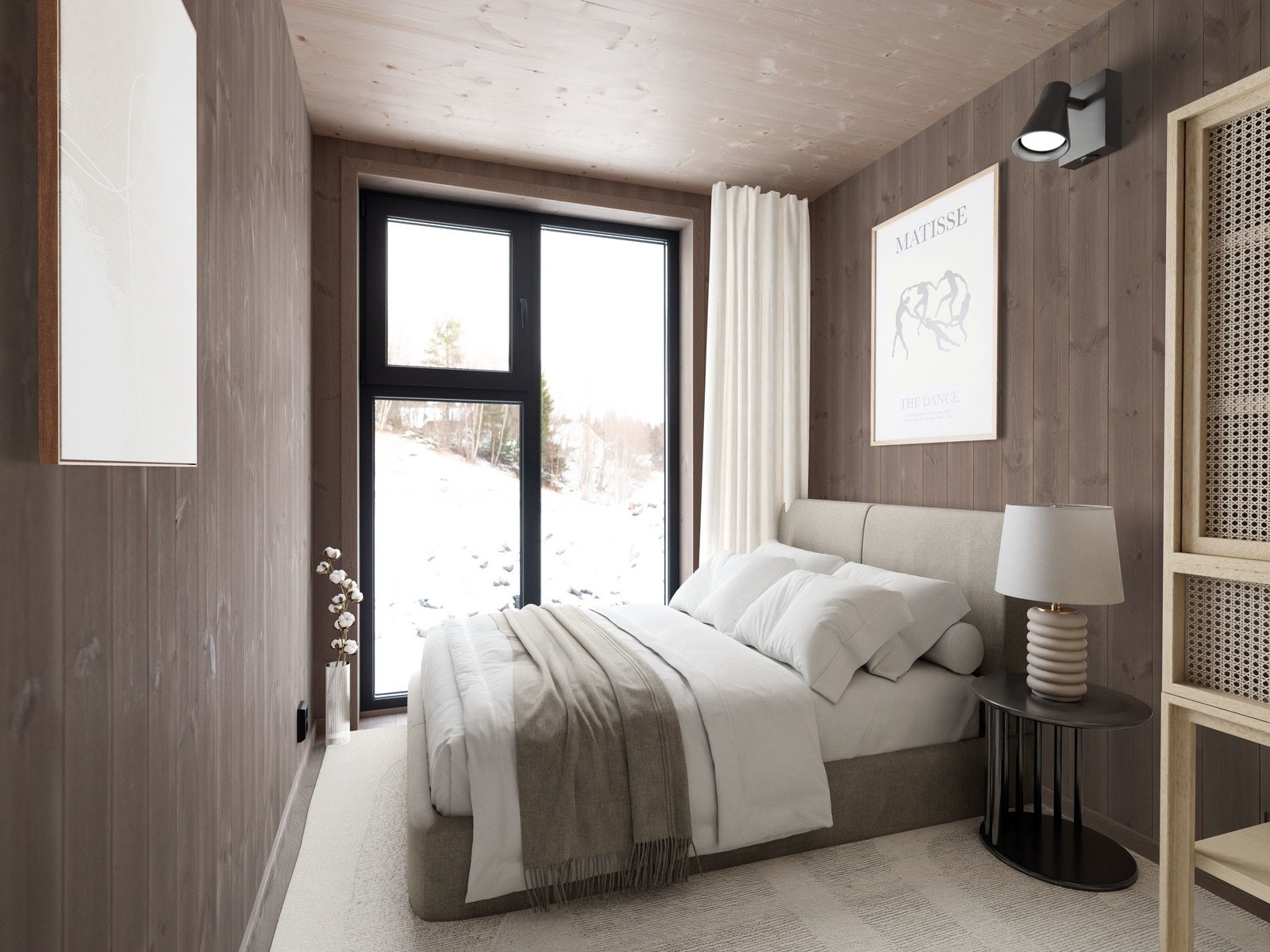 Romslig hovedsoverom med store vindusflater Galleribilde