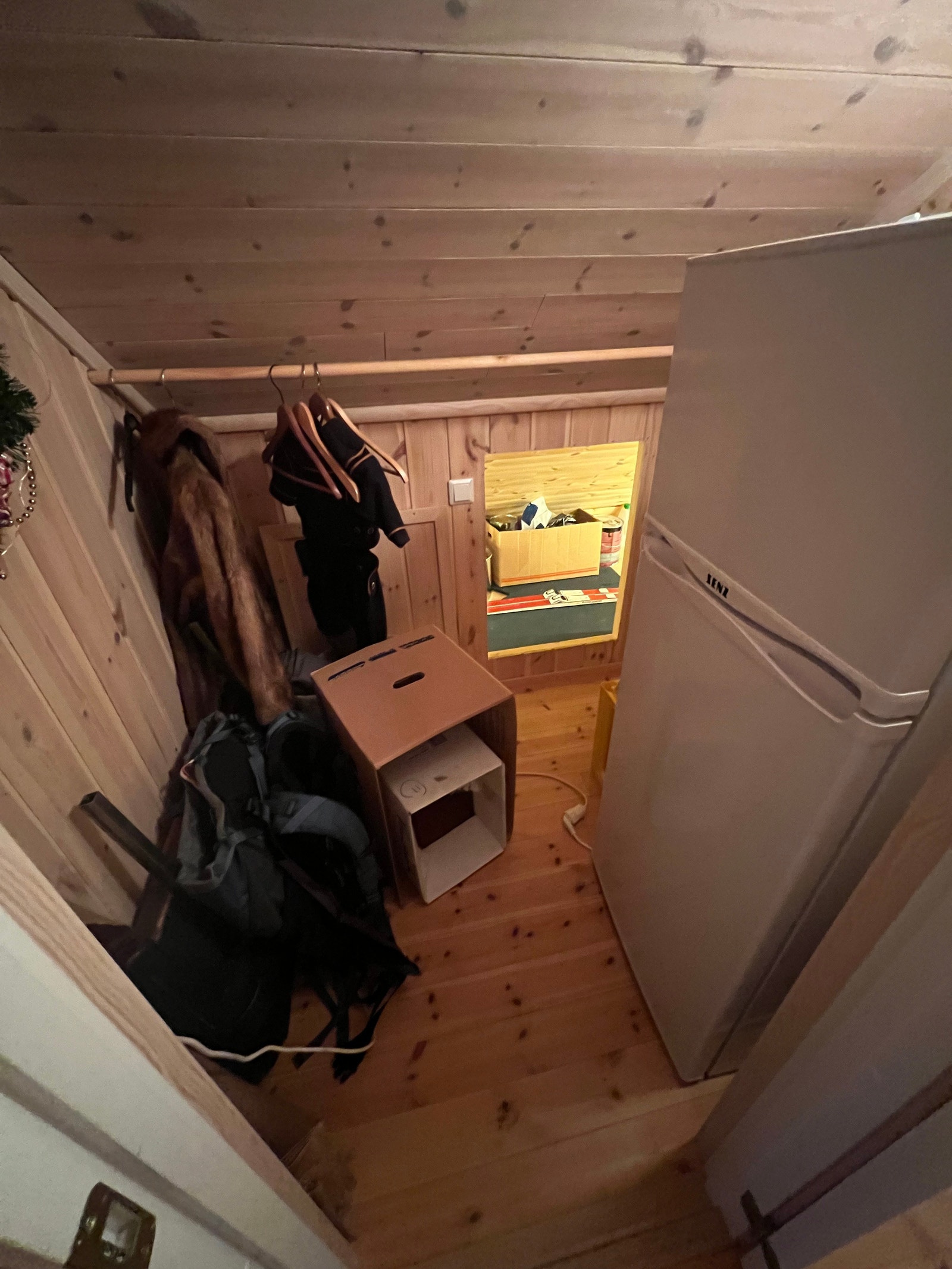 Ekstra kjøleskap i bod. Galleribilde