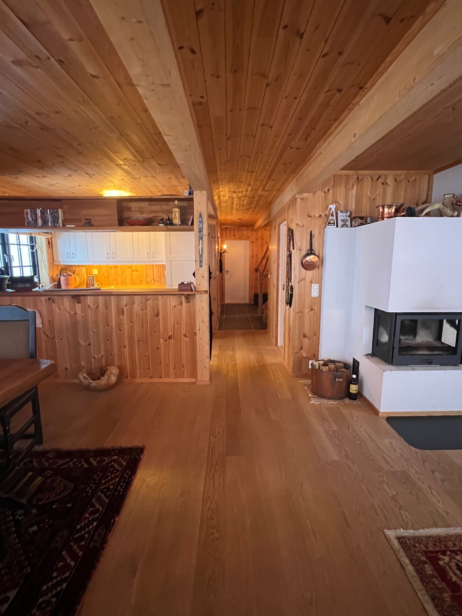 Kjøkken, mot gang og soverom 1 Galleribilde