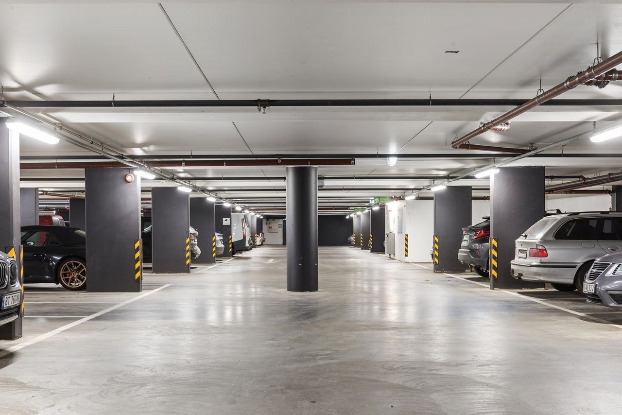Mulighet til leie av p-plass og lading i kjeller Galleribilde