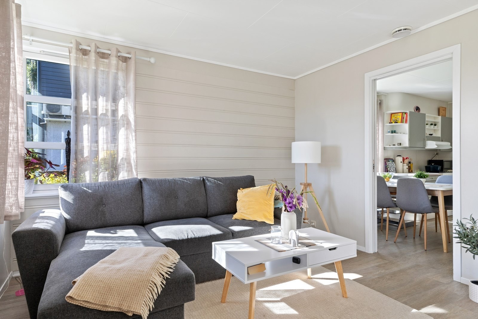 Lys og trivelig stue Galleribilde