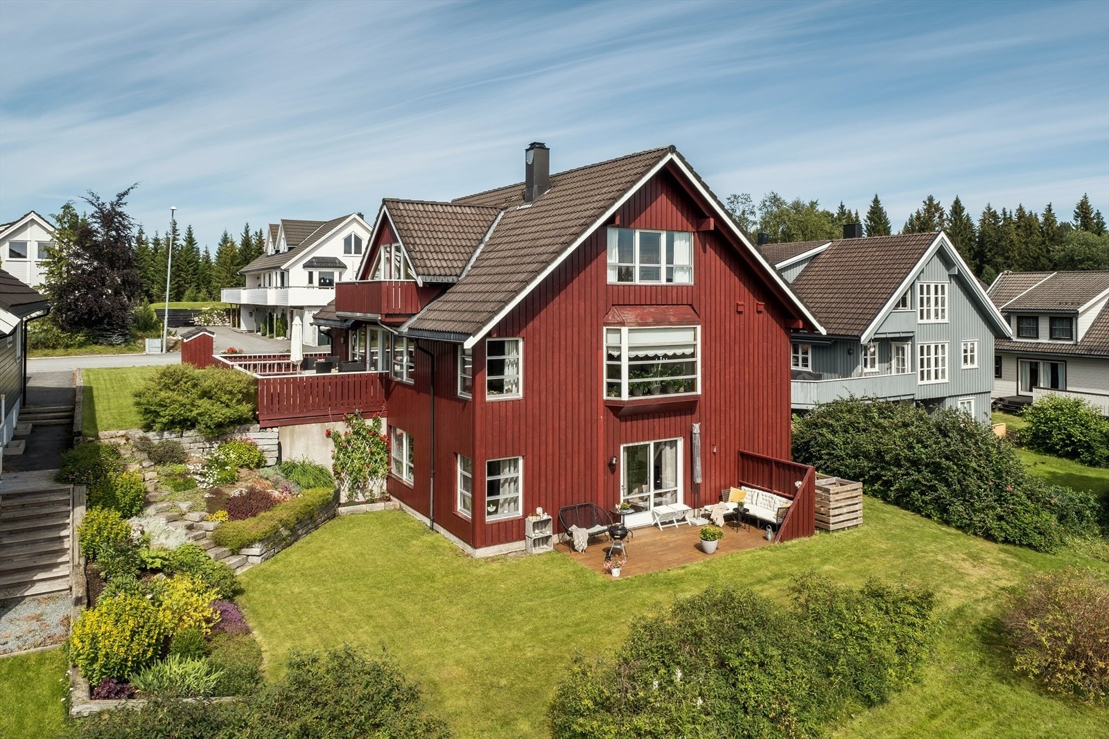 Egen platting som vender mot stort fellesareal Galleribilde