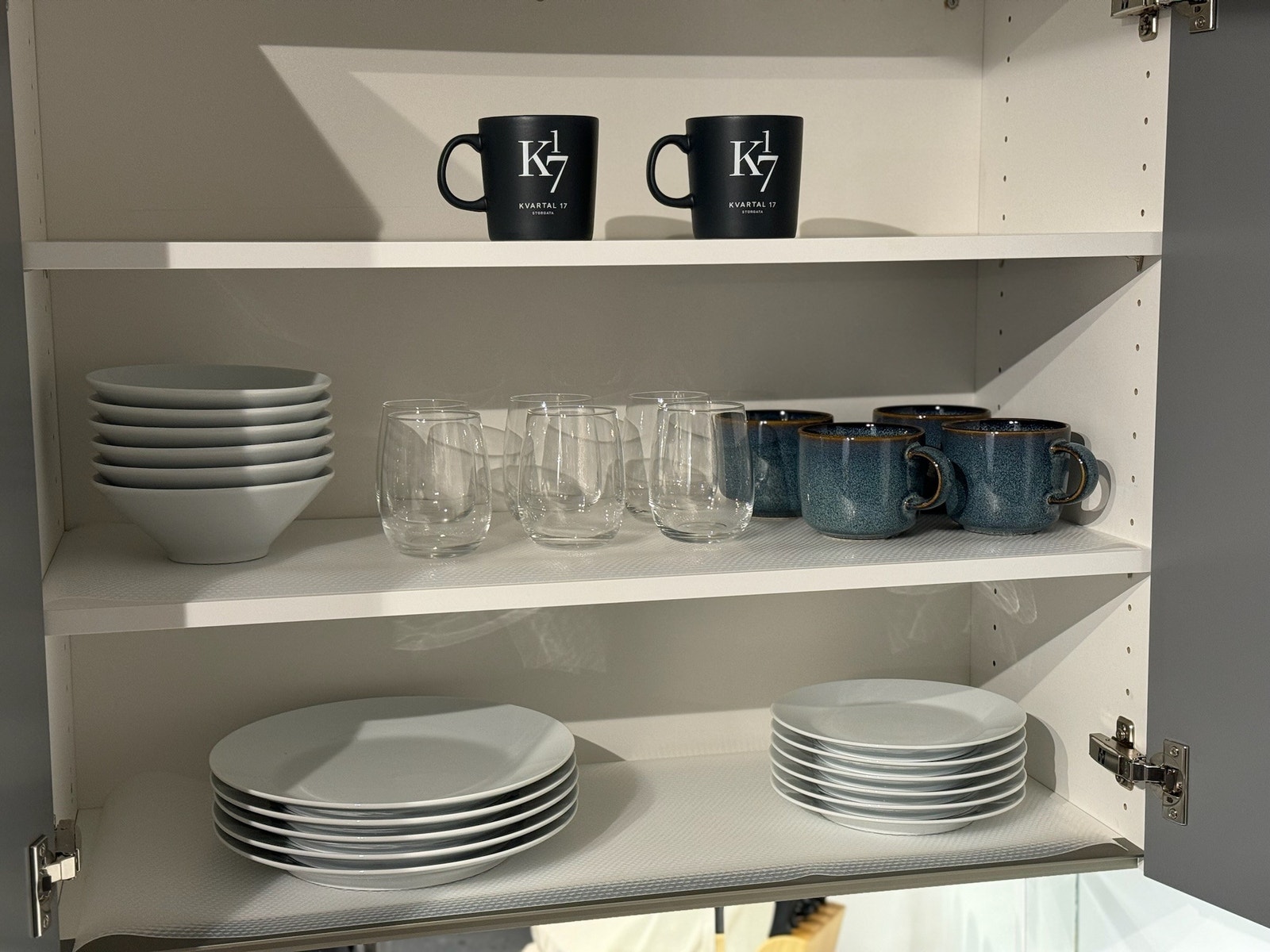 Full utstyrt kjøkken Galleribilde