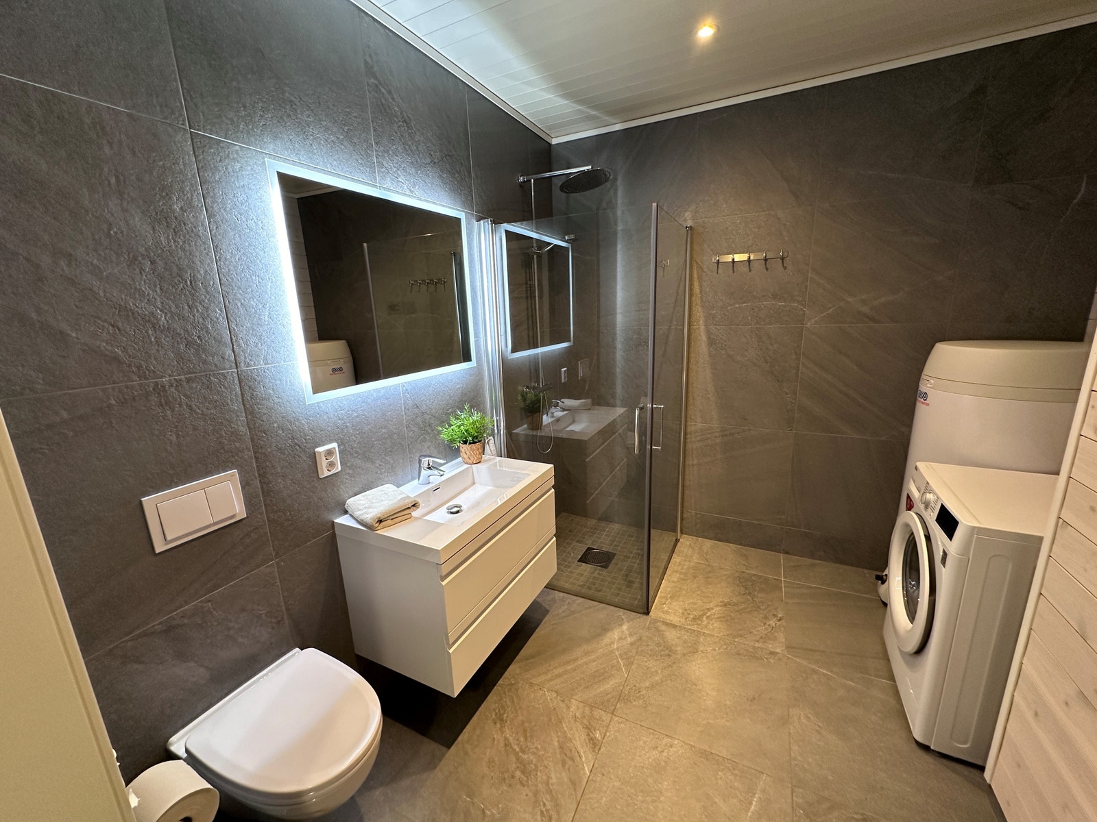 Bad i 1. etasje Galleribilde