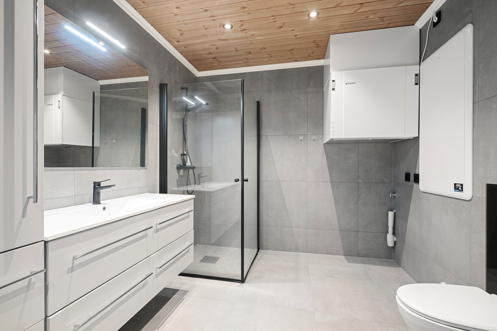 Tidløs innredning på bad Galleribilde