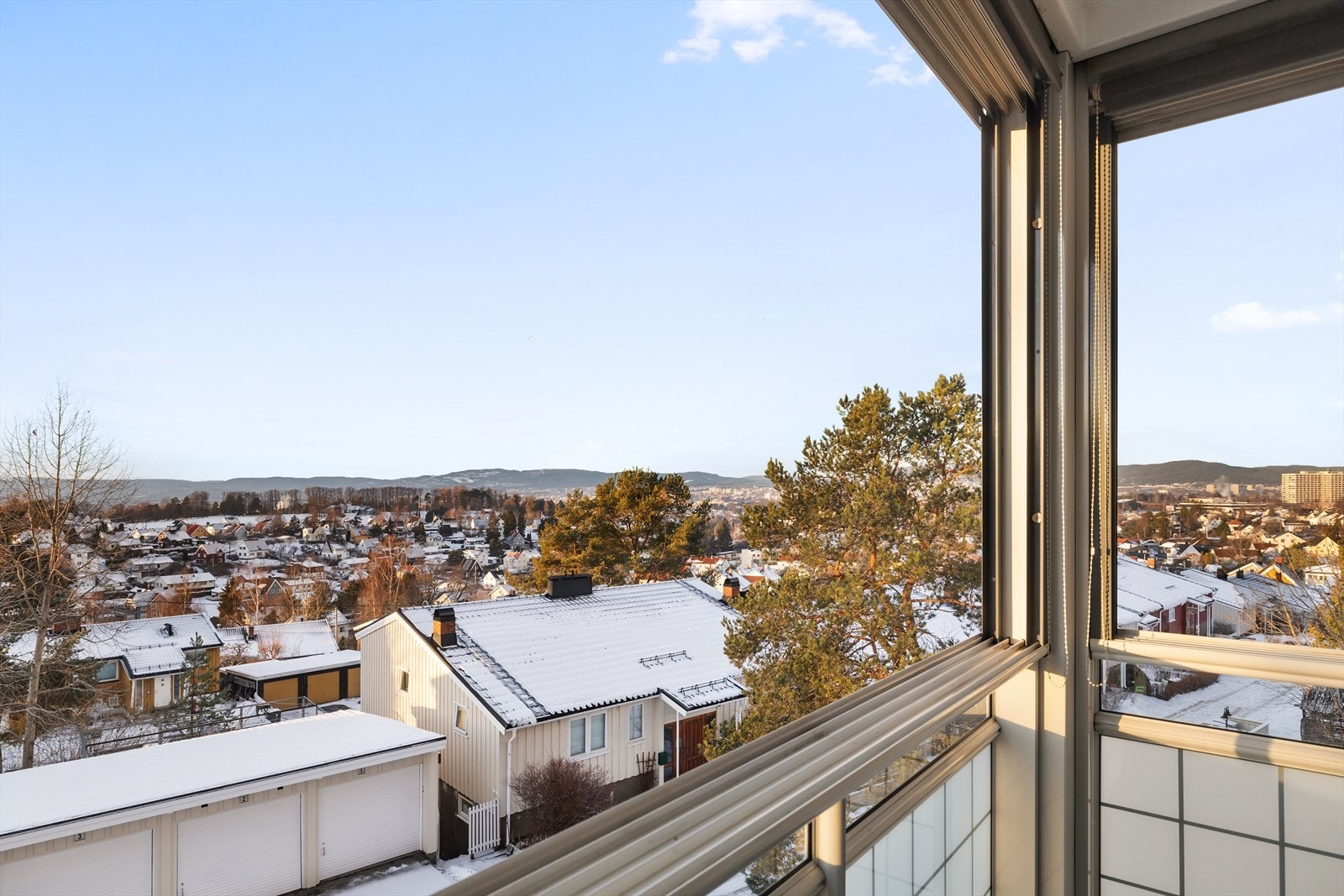 Fra balkongen er det flott utsikt. Galleribilde
