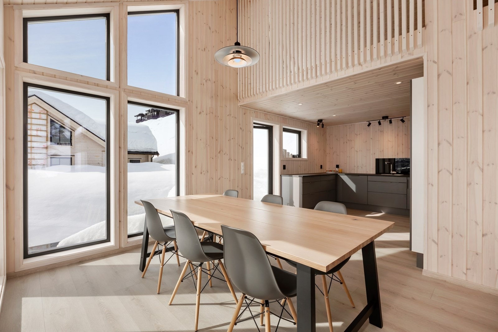 Velkomen til Hodlekvevegen 308 presentert av Eiendomsmegler Vest v/Kenneth Bjørk Galleribilde