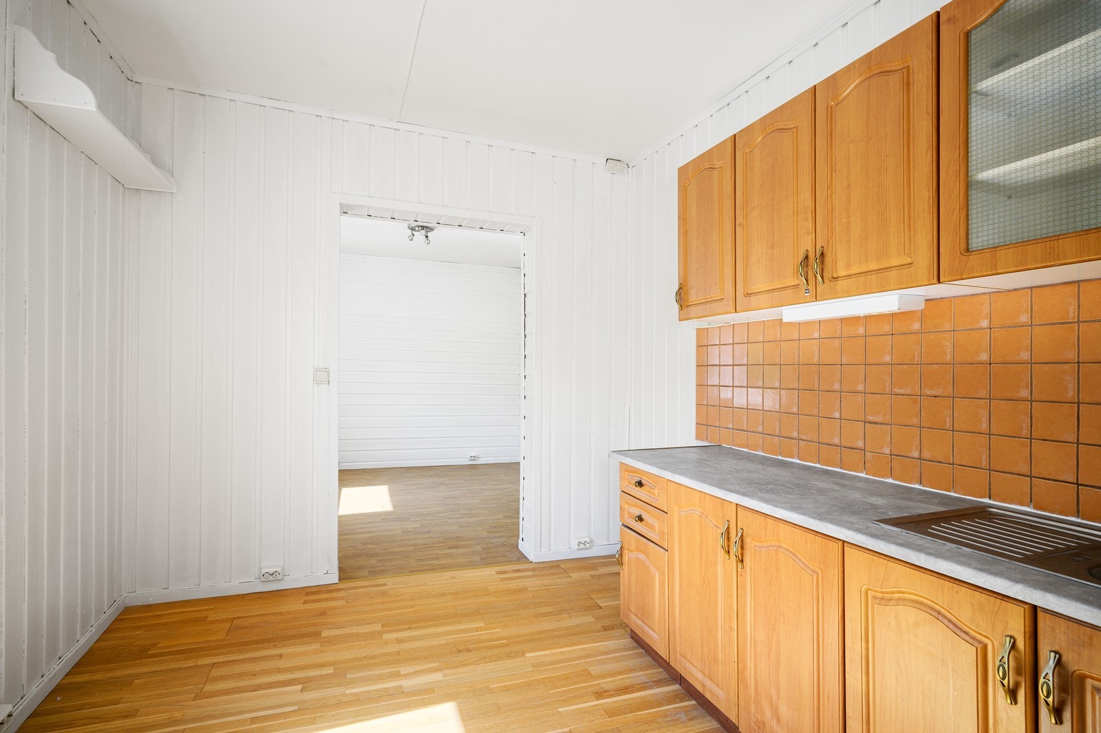 Det er plass til egen spisegruppe på kjøkkenet Galleribilde