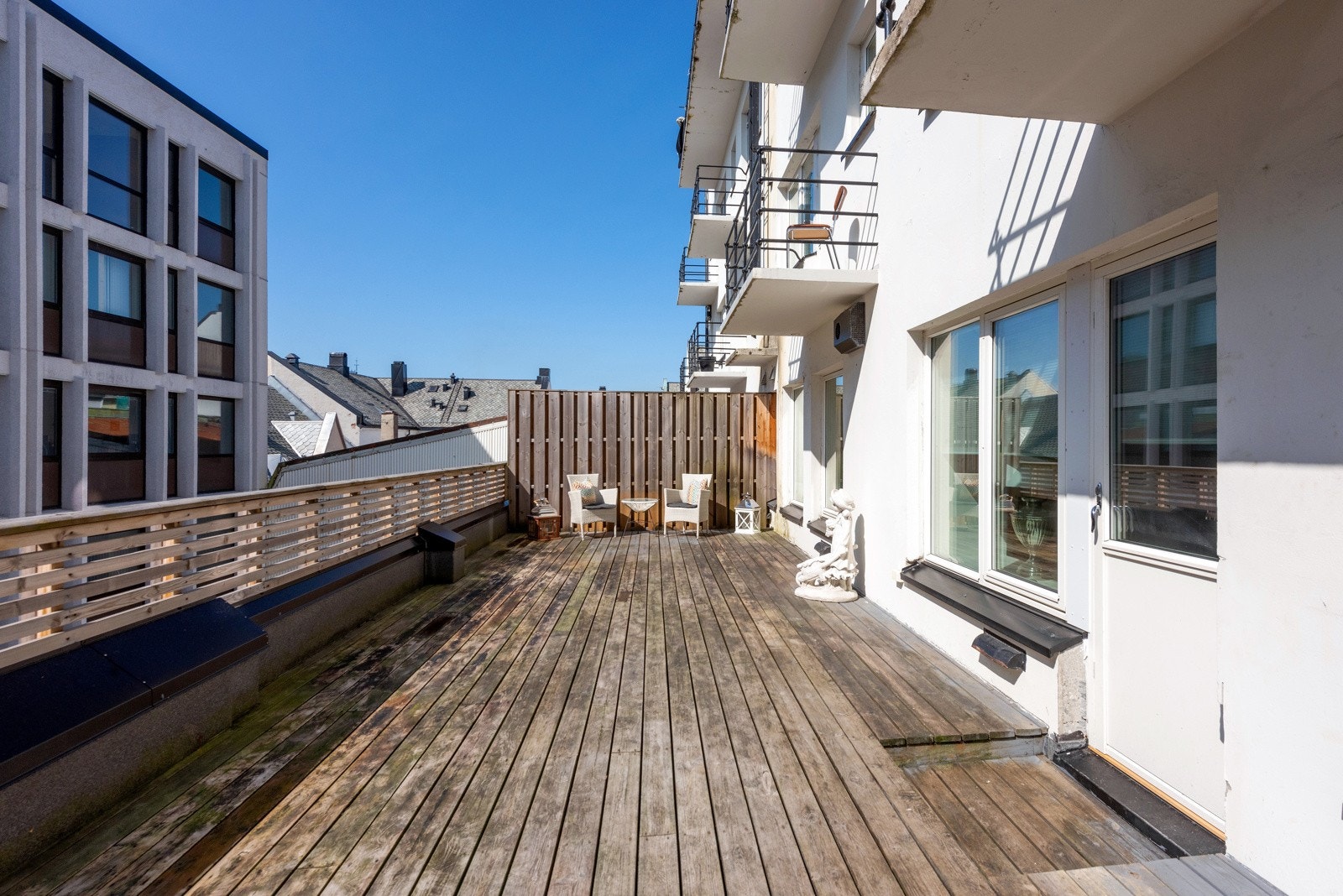 Terrasse på ca. 38 kvm. Galleribilde