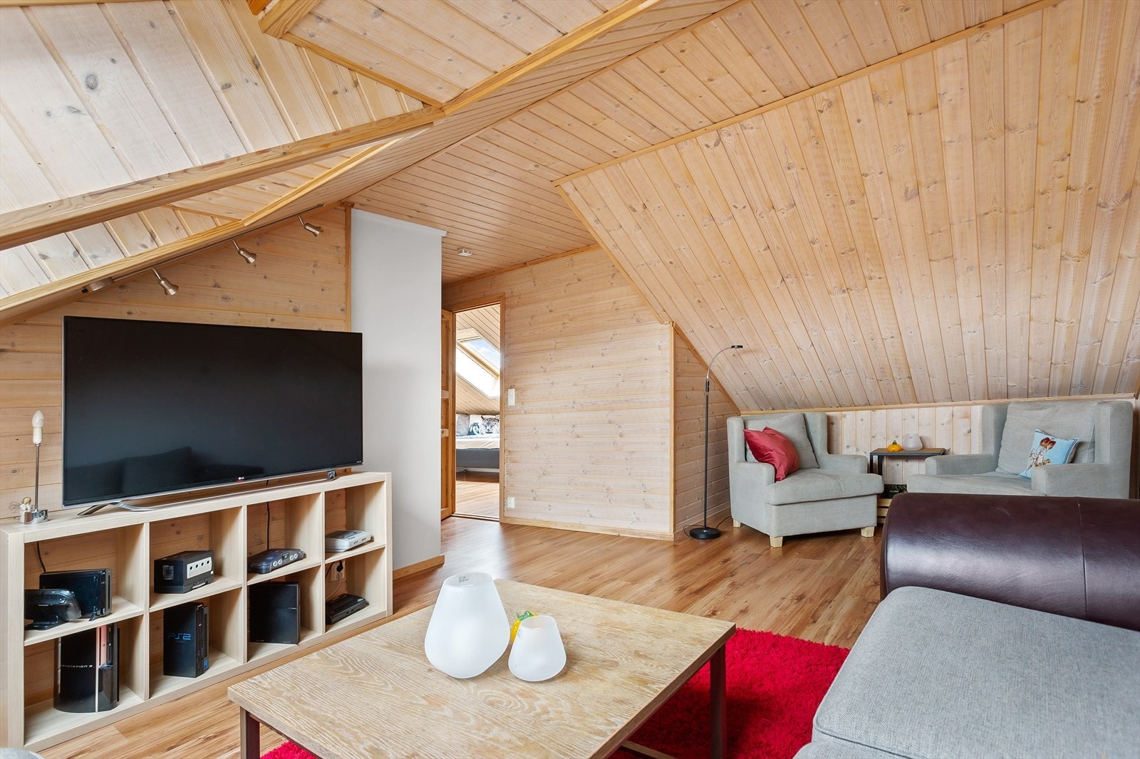 Loftstuen en svært praktisk for barnefamilier eller de som behøver ekstra oppholdsplass. Galleribilde