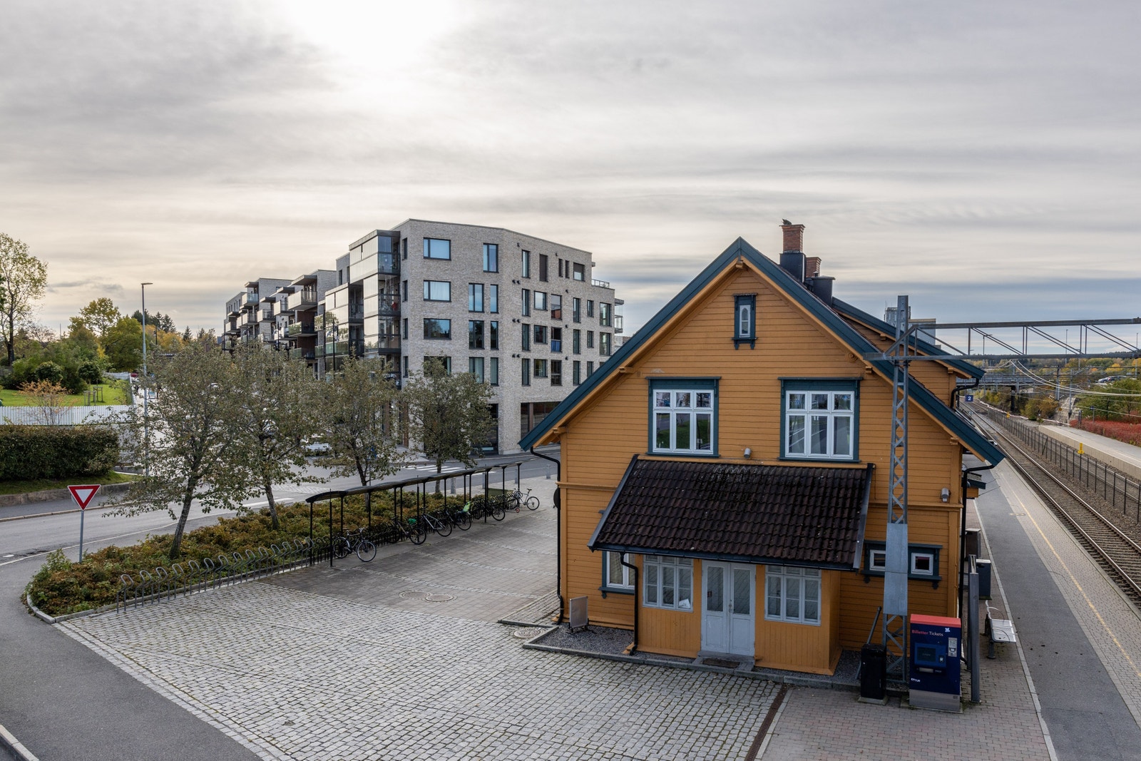 Togstasjonen i umiddelbar nærhet Galleribilde