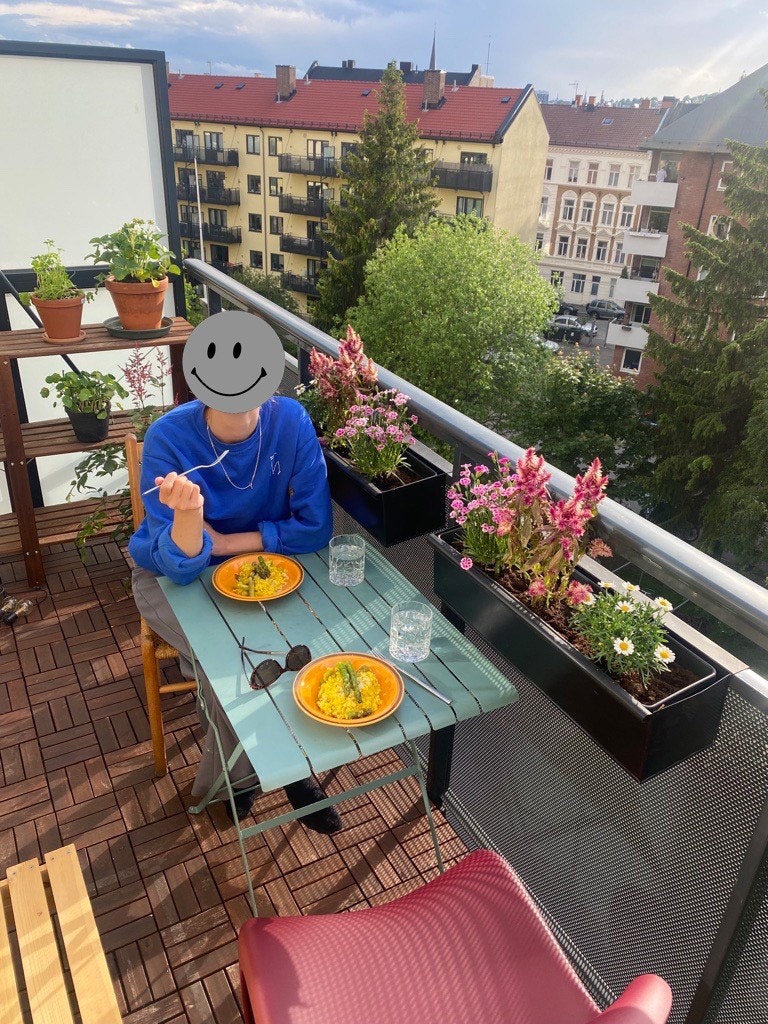 Perfekt med middag på balkongen Galleribilde