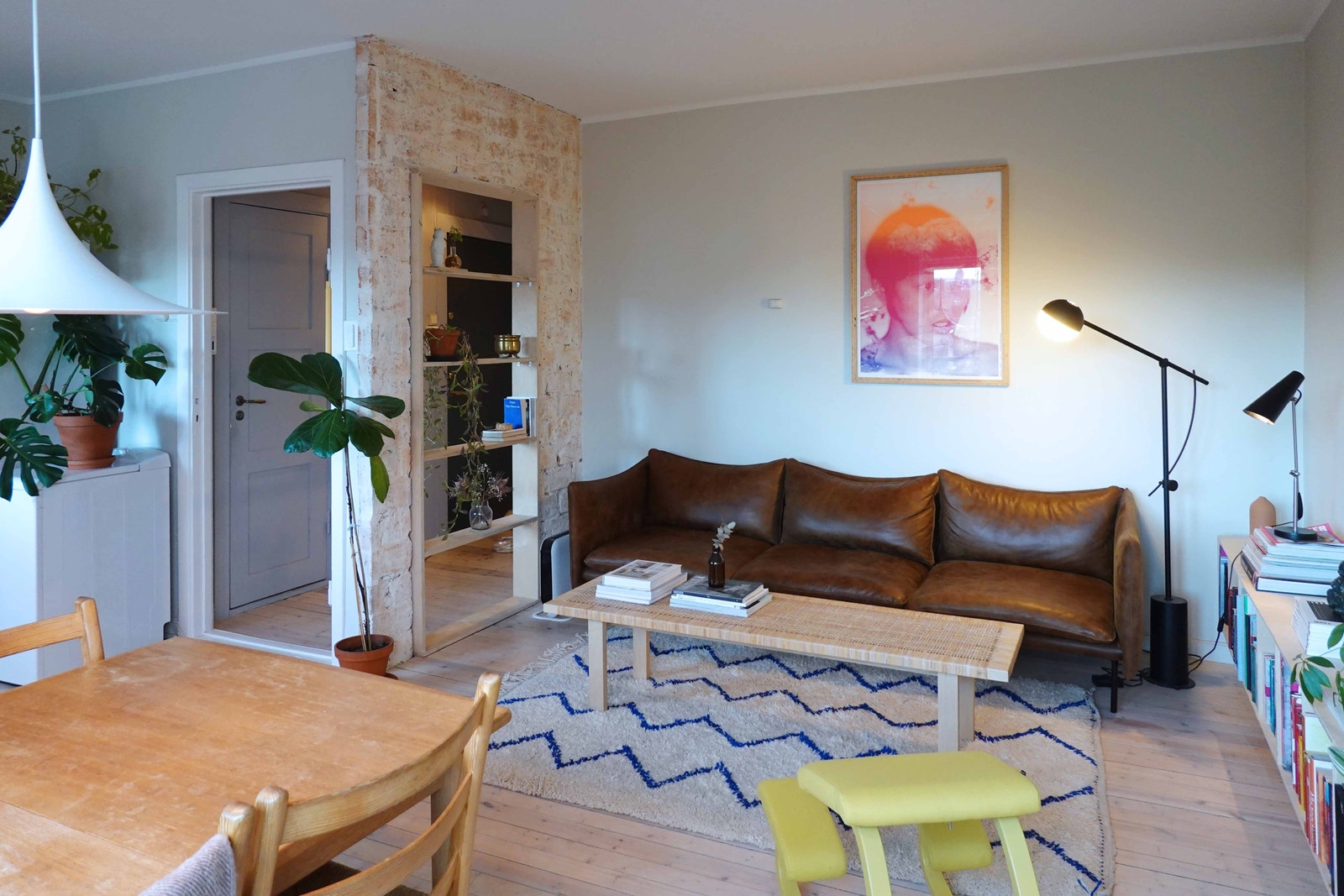 Flotte designmøbler følger leiligheten. Galleribilde