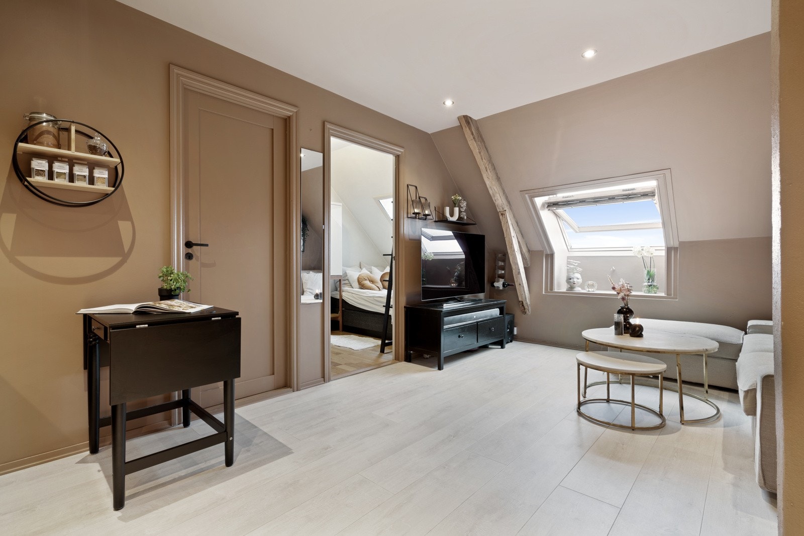 Velkommen til Øvre Møllenberg gate 60B presentert av EIE eiendomsmegling ved Geir Einar Moen! Galleribilde