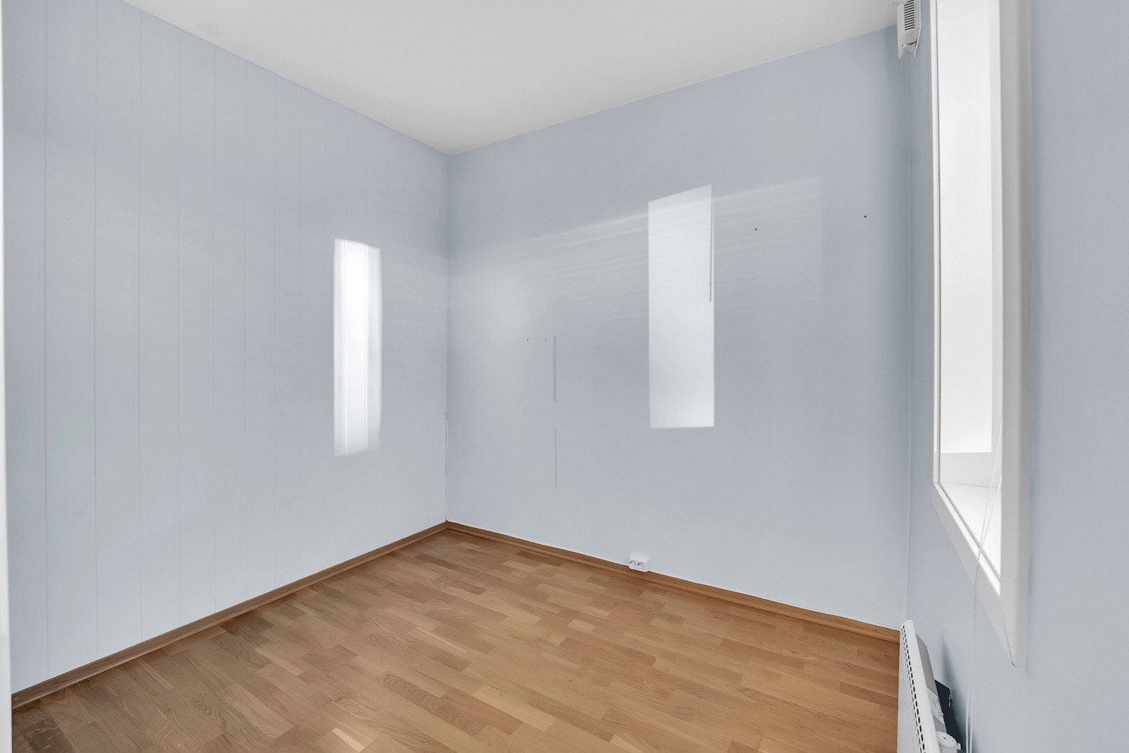 Den andre delen av soverom nr. 3 har vindu og har blitt benyttet som kontor/lite soverom. Galleribilde